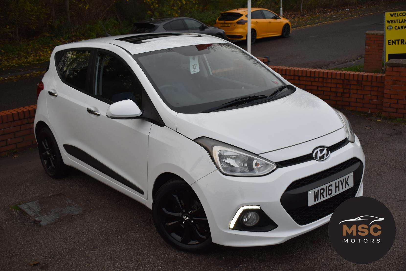 A 2016 HYUNDAI I10 1.2 Premium SE Hatchback 5dr Petrol Manual Euro 5 (87 ps) A 2016 HYUNDAI I10 1.2 Premium SE Hatchback 5dr Petrol Manual Euro 5 (87 ps)