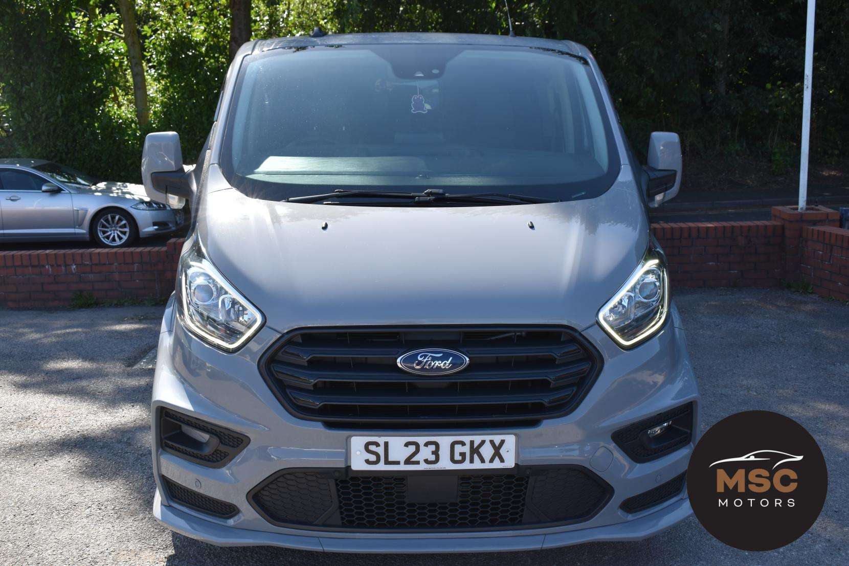 A 2023 FORD TRANSIT CUSTOM 2.0 320 EcoBlue Limited Crew Van Double Cab 5dr Diesel Auto L2 H1 Euro 6 (170 ps) A 2023 FORD TRANSIT CUSTOM 2.0 320 EcoBlue Limited Crew Van Double Cab 5dr Diesel Auto L2 H1 Euro 6 (170 ps)