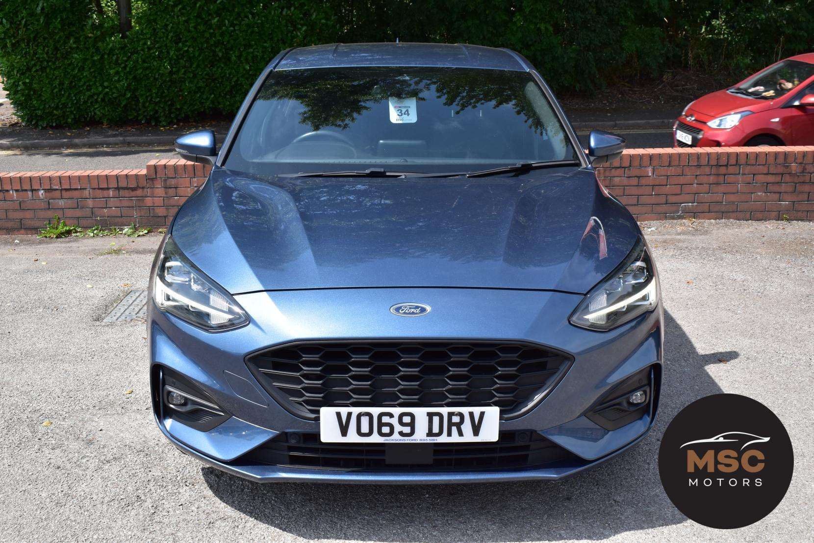 A 2019 FORD FOCUS 1.0T EcoBoost ST-Line X Hatchback 5dr Petrol Manual Euro 6 (s/s) (125 ps) A 2019 FORD FOCUS 1.0T EcoBoost ST-Line X Hatchback 5dr Petrol Manual Euro 6 (s/s) (125 ps)