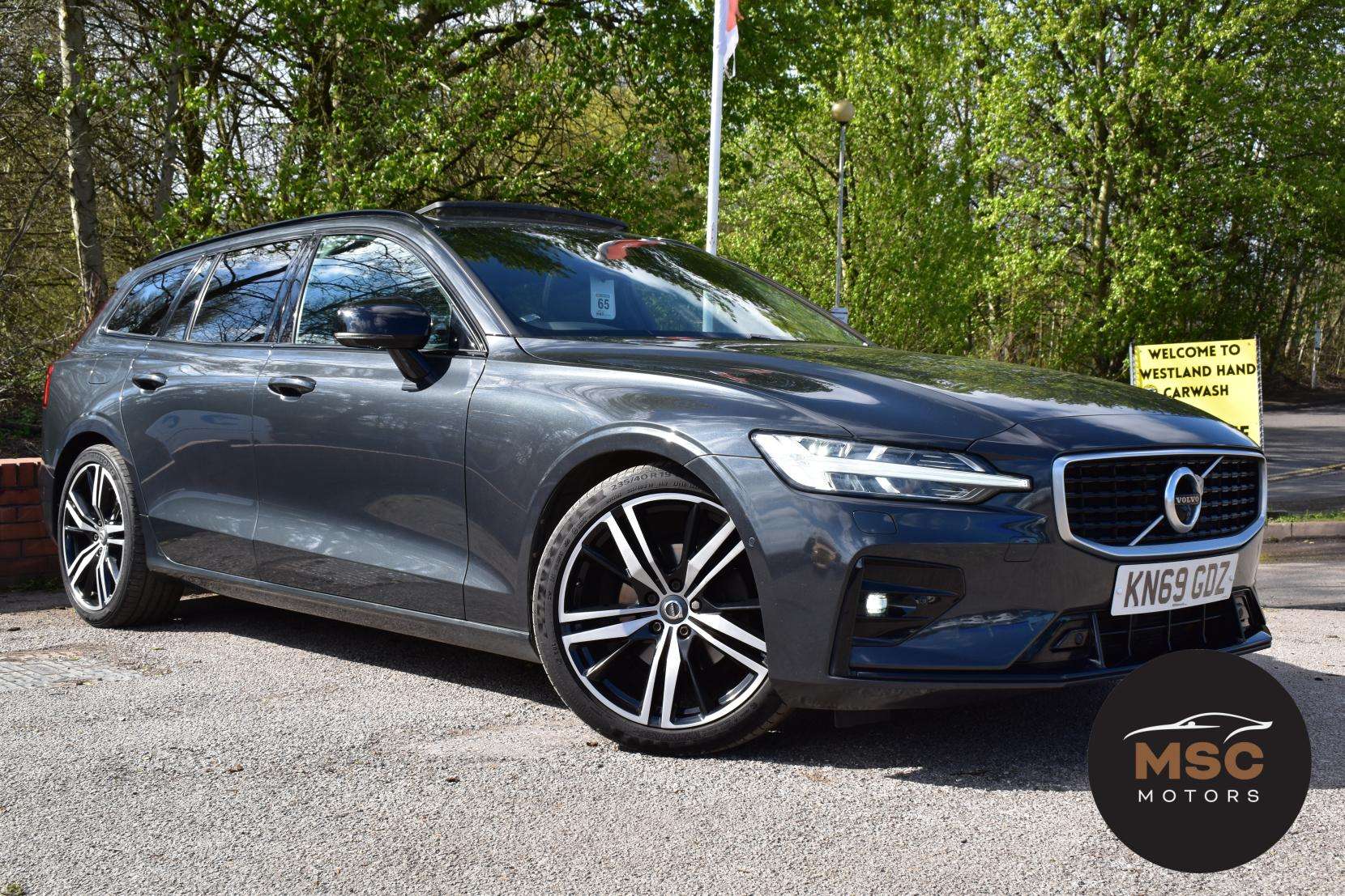 A 2019 VOLVO V60 2.0 D4 R-Design Estate 5dr Diesel Auto Euro 6 (s/s) (190 ps) A 2019 VOLVO V60 2.0 D4 R-Design Estate 5dr Diesel Auto Euro 6 (s/s) (190 ps)