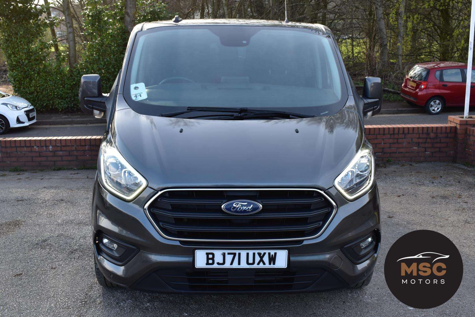 A 2021 FORD TRANSIT CUSTOM 2.0 300 EcoBlue Limited Crew Van Double Cab 5dr Diesel Manual L2 H1 Euro 6 (s/s) (130 ps) A 2021 FORD TRANSIT CUSTOM 2.0 300 EcoBlue Limited Crew Van Double Cab 5dr Diesel Manual L2 H1 Euro 6 (s/s) (130 ps)