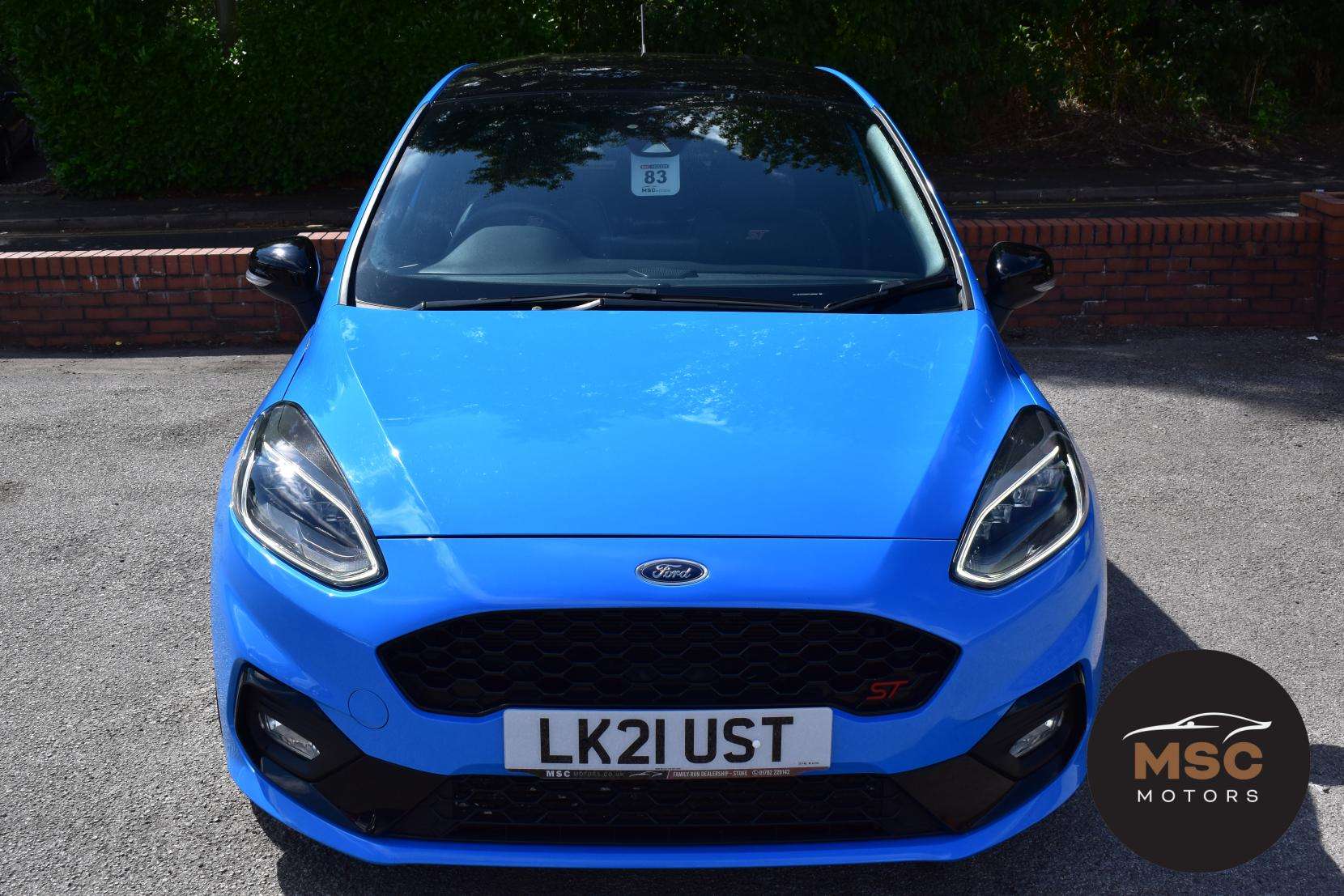 A 2021 FORD FIESTA 1.5T EcoBoost ST Edition Hatchback 3dr Petrol Manual Euro 6 (s/s) (200 ps) A 2021 FORD FIESTA 1.5T EcoBoost ST Edition Hatchback 3dr Petrol Manual Euro 6 (s/s) (200 ps)
