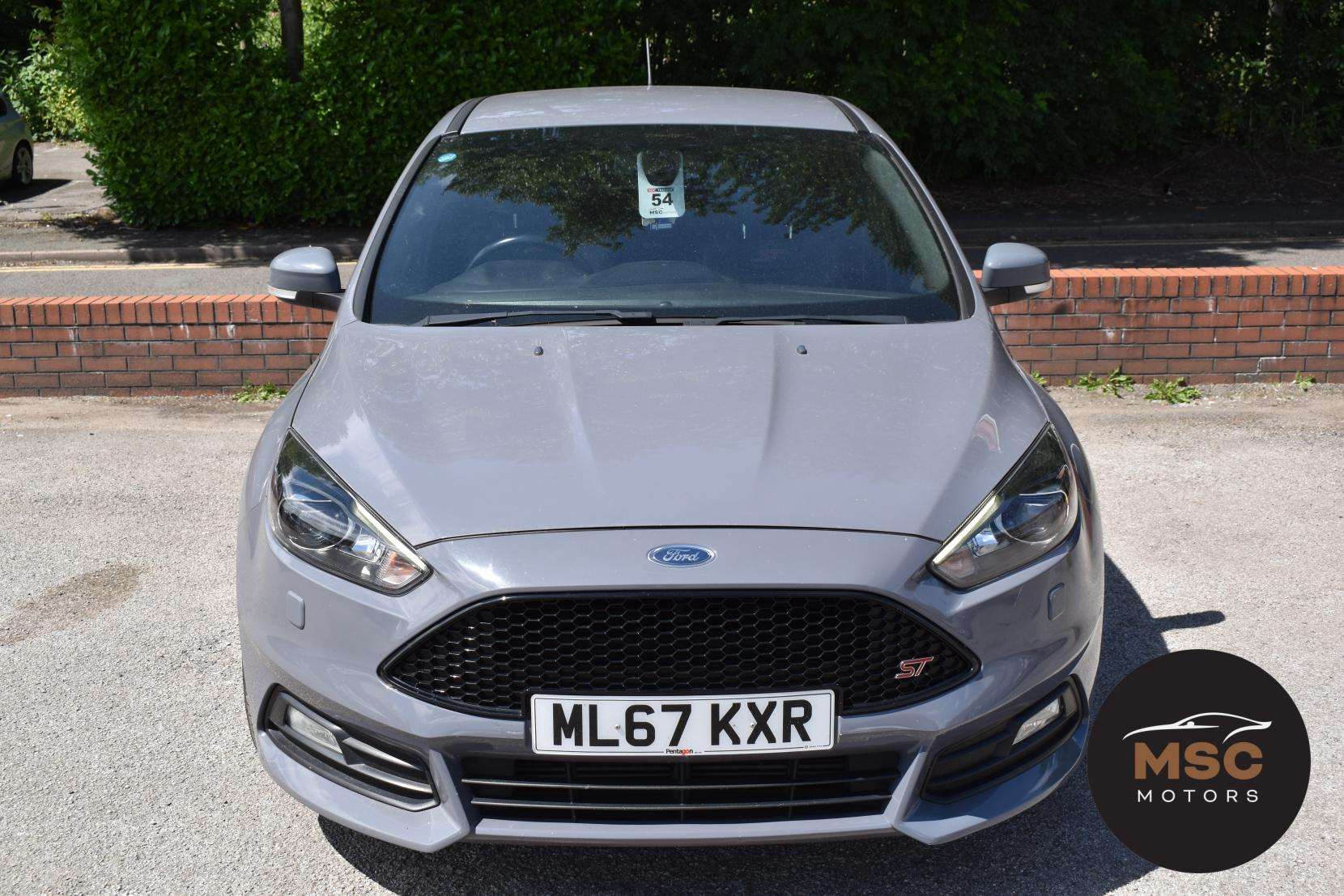 A 2017 FORD FOCUS 2.0T EcoBoost ST-3 Hatchback 5dr Petrol Manual Euro 6 (s/s) (250 ps) A 2017 FORD FOCUS 2.0T EcoBoost ST-3 Hatchback 5dr Petrol Manual Euro 6 (s/s) (250 ps)