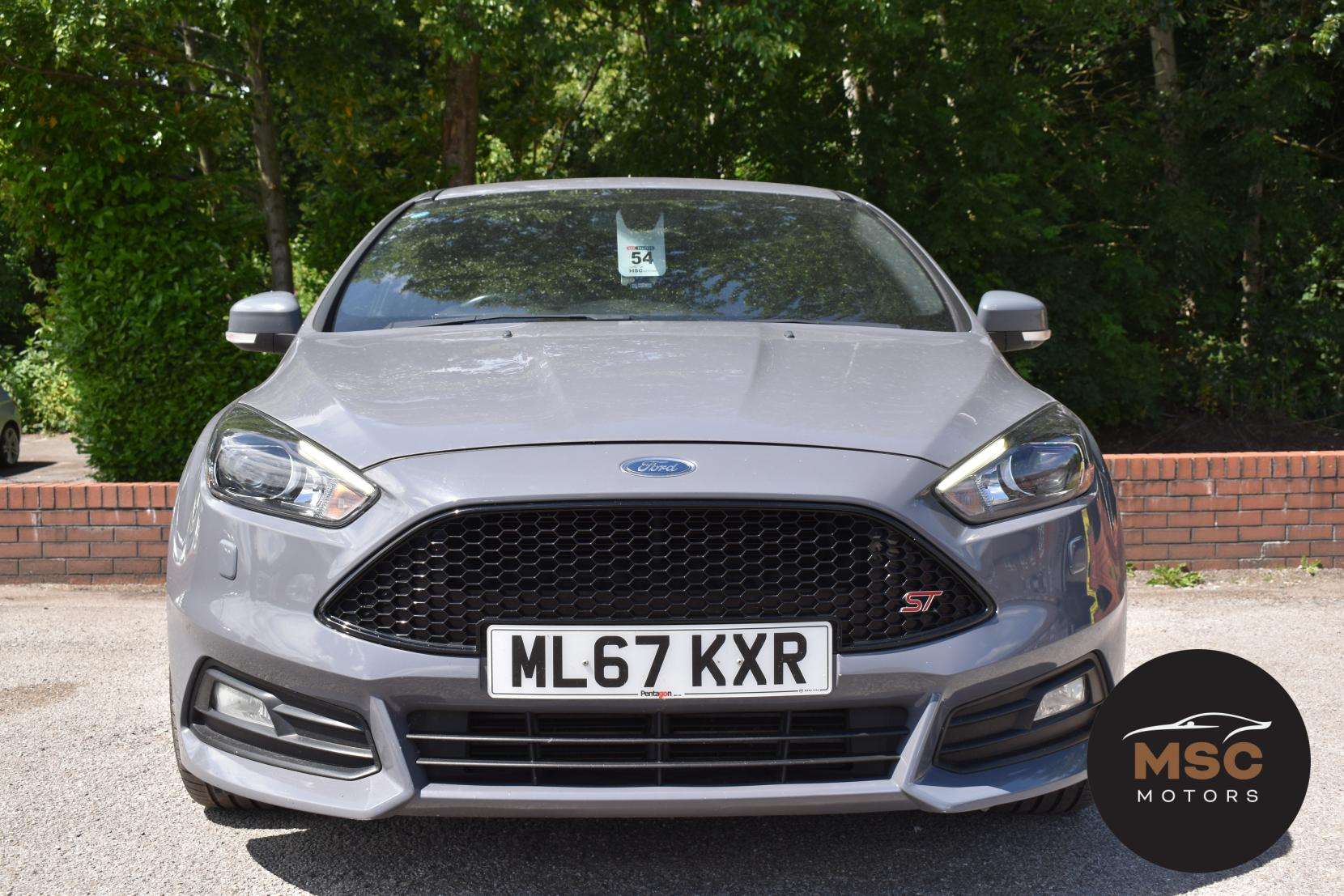 A 2017 FORD FOCUS 2.0T EcoBoost ST-3 Hatchback 5dr Petrol Manual Euro 6 (s/s) (250 ps) A 2017 FORD FOCUS 2.0T EcoBoost ST-3 Hatchback 5dr Petrol Manual Euro 6 (s/s) (250 ps)