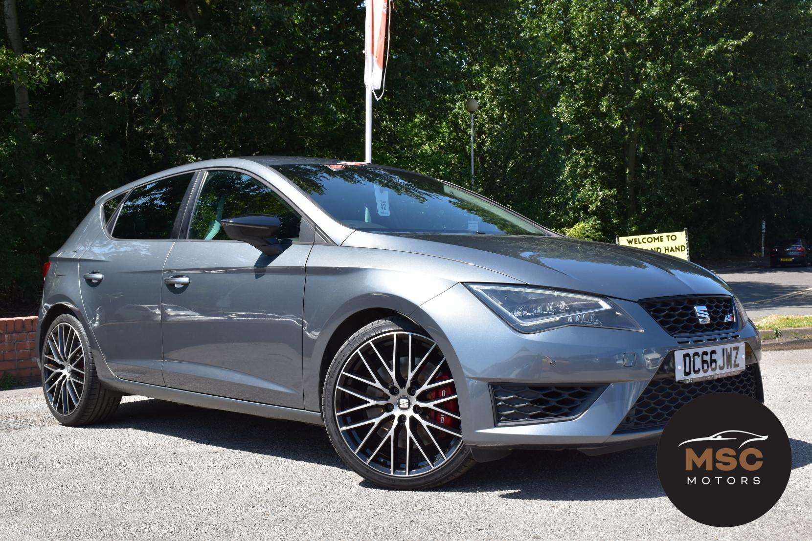 A 2016 SEAT LEON 2.0 TSI Cupra 290 Black Hatchback 5dr Petrol Manual Euro 6 (s/s) (290 ps) A 2016 SEAT LEON 2.0 TSI Cupra 290 Black Hatchback 5dr Petrol Manual Euro 6 (s/s) (290 ps)
