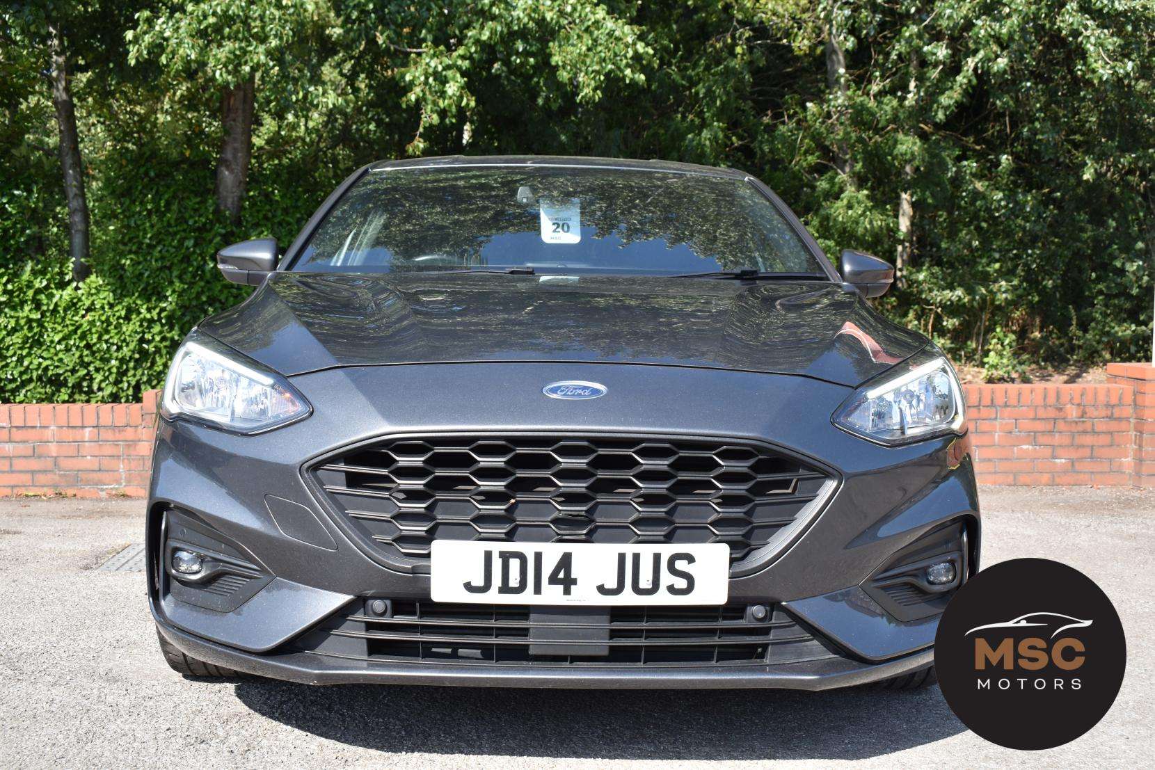 A 2019 FORD FOCUS 1.0T EcoBoost ST-Line X Hatchback 5dr Petrol Auto Euro 6 (s/s) (125 ps) A 2019 FORD FOCUS 1.0T EcoBoost ST-Line X Hatchback 5dr Petrol Auto Euro 6 (s/s) (125 ps)