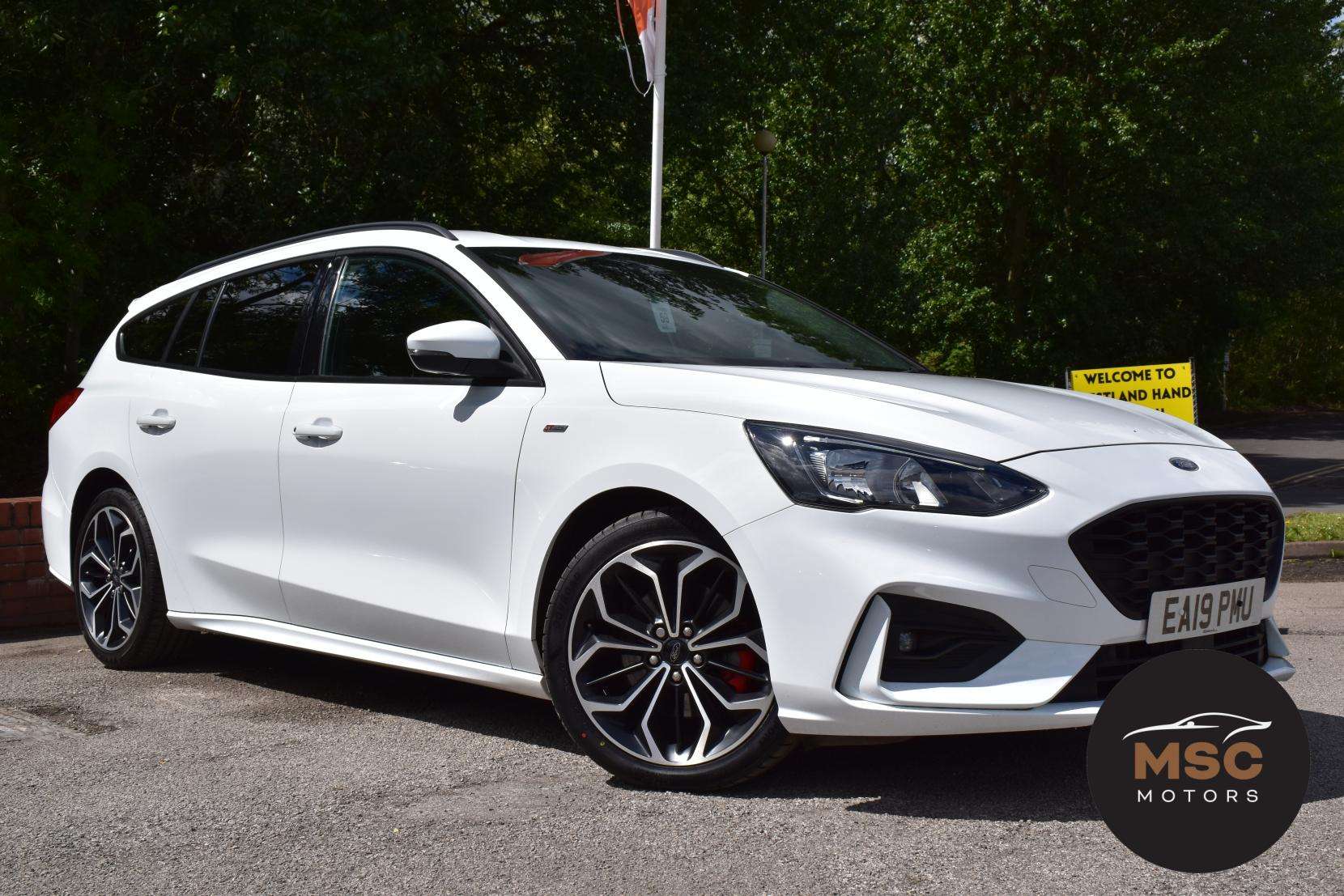 A 2019 FORD FOCUS 1.5T EcoBoost ST-Line X Estate 5dr Petrol Auto Euro 6 (s/s) (182 ps) A 2019 FORD FOCUS 1.5T EcoBoost ST-Line X Estate 5dr Petrol Auto Euro 6 (s/s) (182 ps)