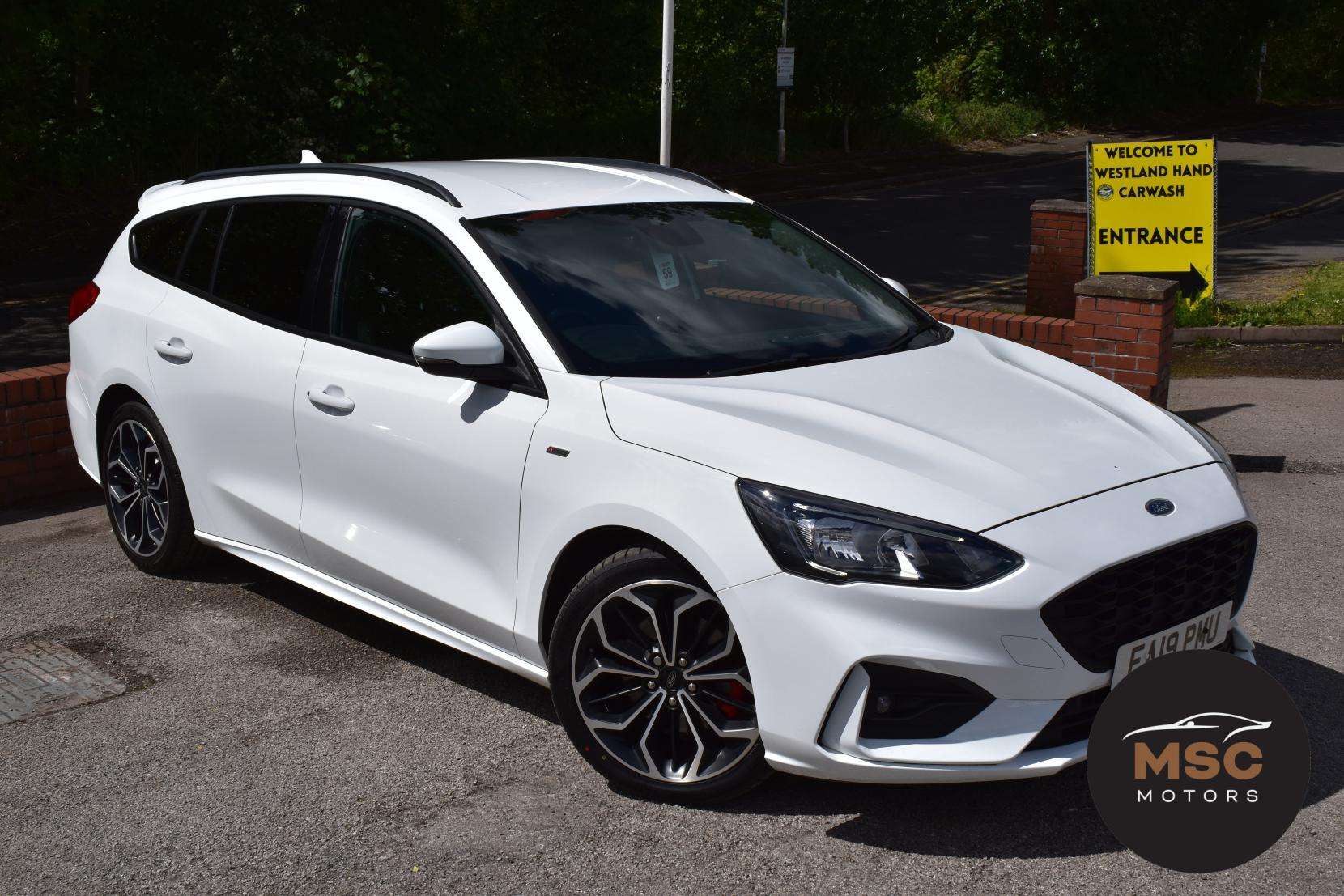 A 2019 FORD FOCUS 1.5T EcoBoost ST-Line X Estate 5dr Petrol Auto Euro 6 (s/s) (182 ps) A 2019 FORD FOCUS 1.5T EcoBoost ST-Line X Estate 5dr Petrol Auto Euro 6 (s/s) (182 ps)