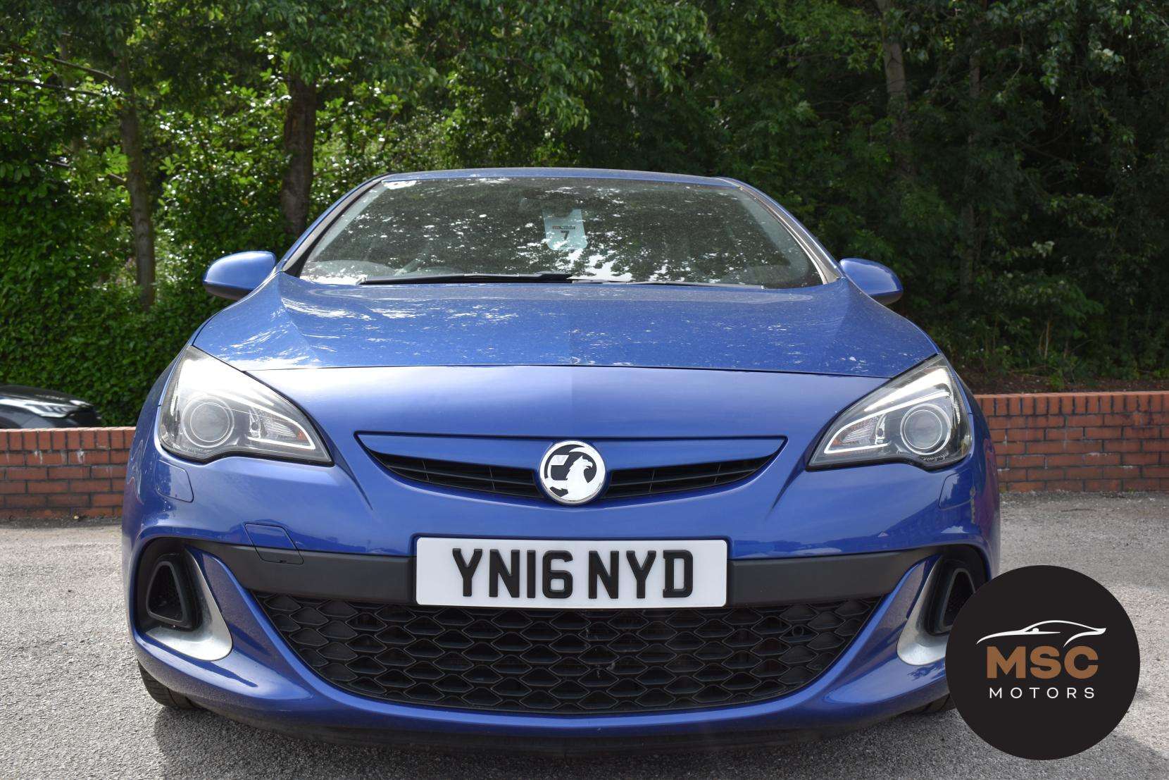 A 2016 VAUXHALL ASTRA GTC 2.0T VXR Coupe 3dr Petrol Manual Euro 6 (s/s) (280 ps) A 2016 VAUXHALL ASTRA GTC 2.0T VXR Coupe 3dr Petrol Manual Euro 6 (s/s) (280 ps)