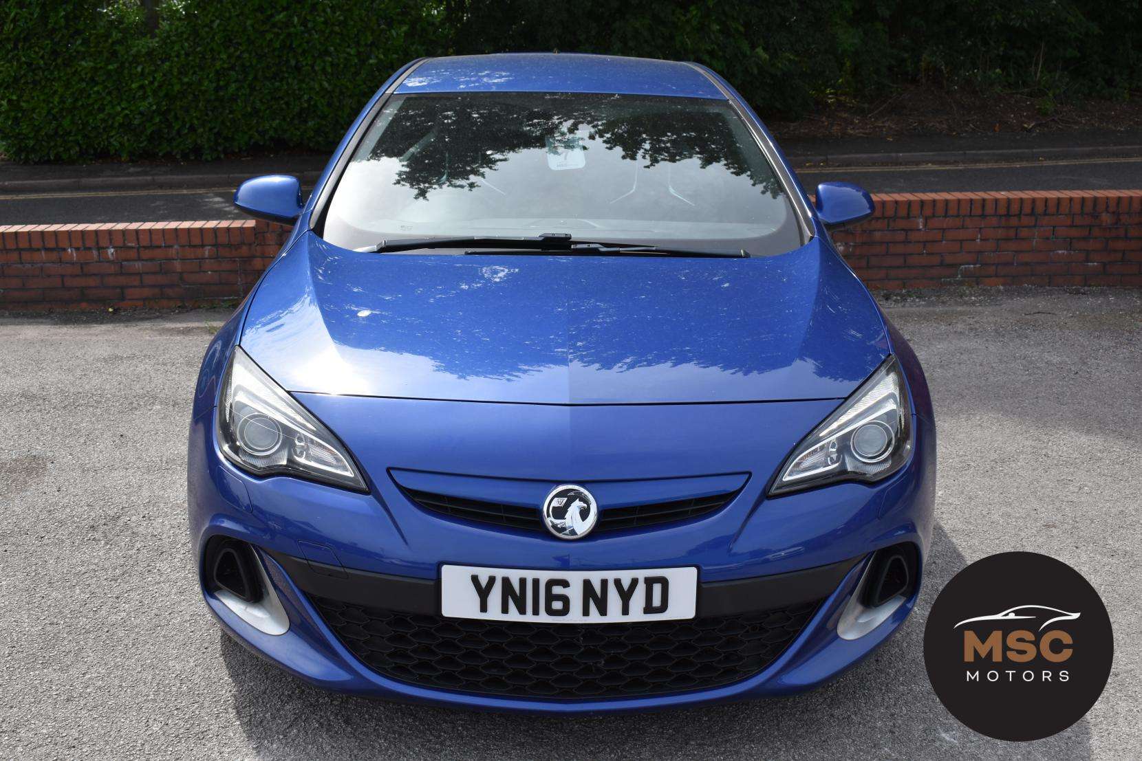 A 2016 VAUXHALL ASTRA GTC 2.0T VXR Coupe 3dr Petrol Manual Euro 6 (s/s) (280 ps) A 2016 VAUXHALL ASTRA GTC 2.0T VXR Coupe 3dr Petrol Manual Euro 6 (s/s) (280 ps)