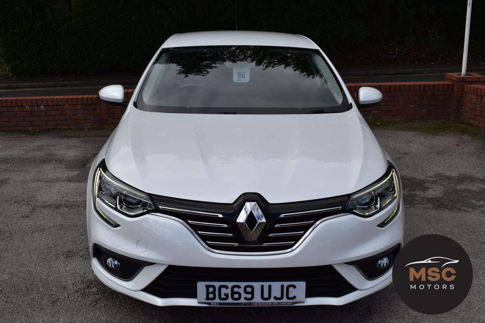 A 2019 RENAULT MEGANE 1.3 TCe Iconic Hatchback 5dr Petrol Manual Euro 6 (s/s) (140 ps) A 2019 RENAULT MEGANE 1.3 TCe Iconic Hatchback 5dr Petrol Manual Euro 6 (s/s) (140 ps)