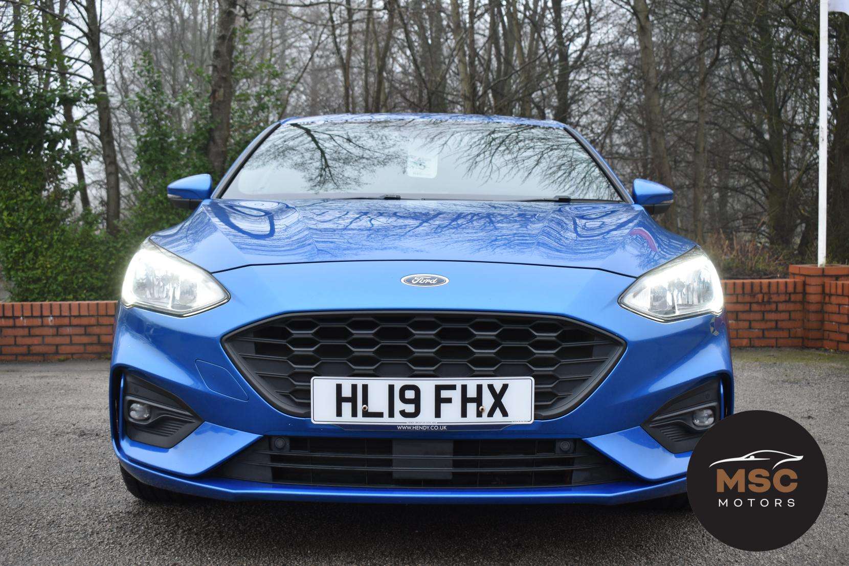 A 2019 FORD FOCUS 1.0T EcoBoost ST-Line X Hatchback 5dr Petrol Manual Euro 6 (s/s) (125 ps) A 2019 FORD FOCUS 1.0T EcoBoost ST-Line X Hatchback 5dr Petrol Manual Euro 6 (s/s) (125 ps)