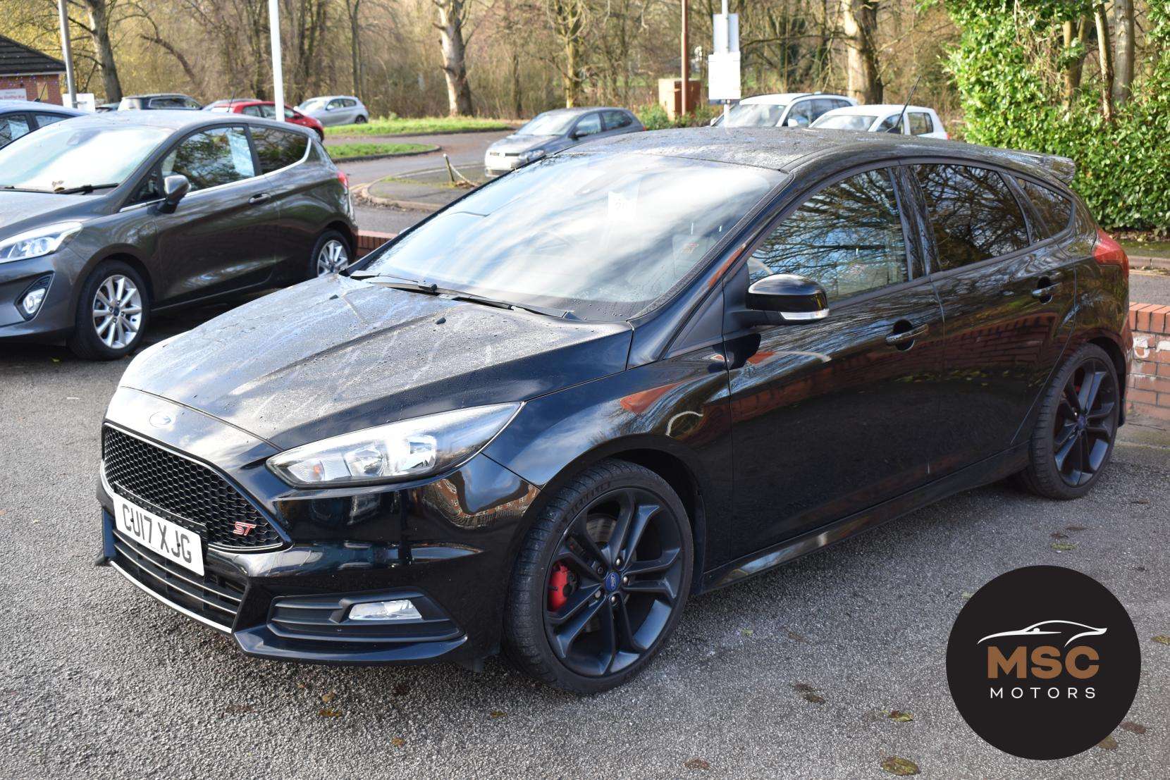 A 2017 FORD FOCUS 2.0T EcoBoost ST-2 Hatchback 5dr Petrol Manual Euro 6 (s/s) (250 ps) A 2017 FORD FOCUS 2.0T EcoBoost ST-2 Hatchback 5dr Petrol Manual Euro 6 (s/s) (250 ps)