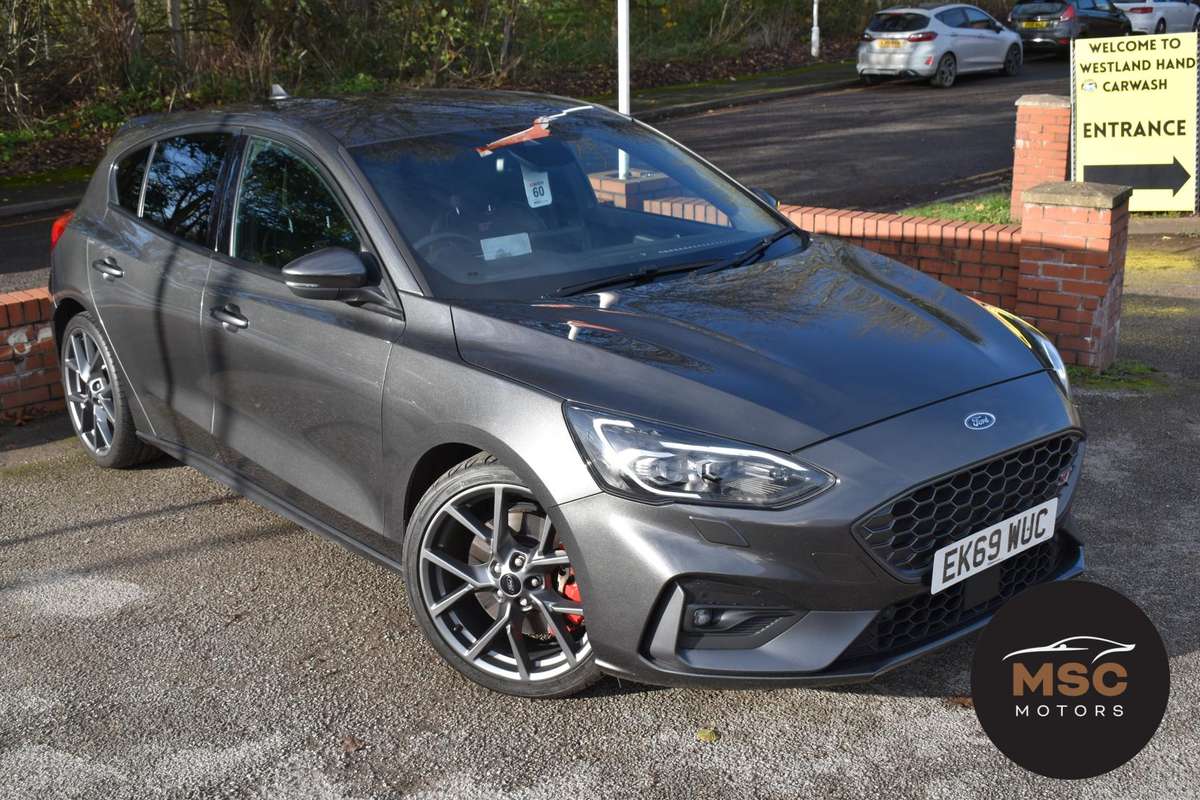 Check out this Ford Focus 2019 Petrol Manual