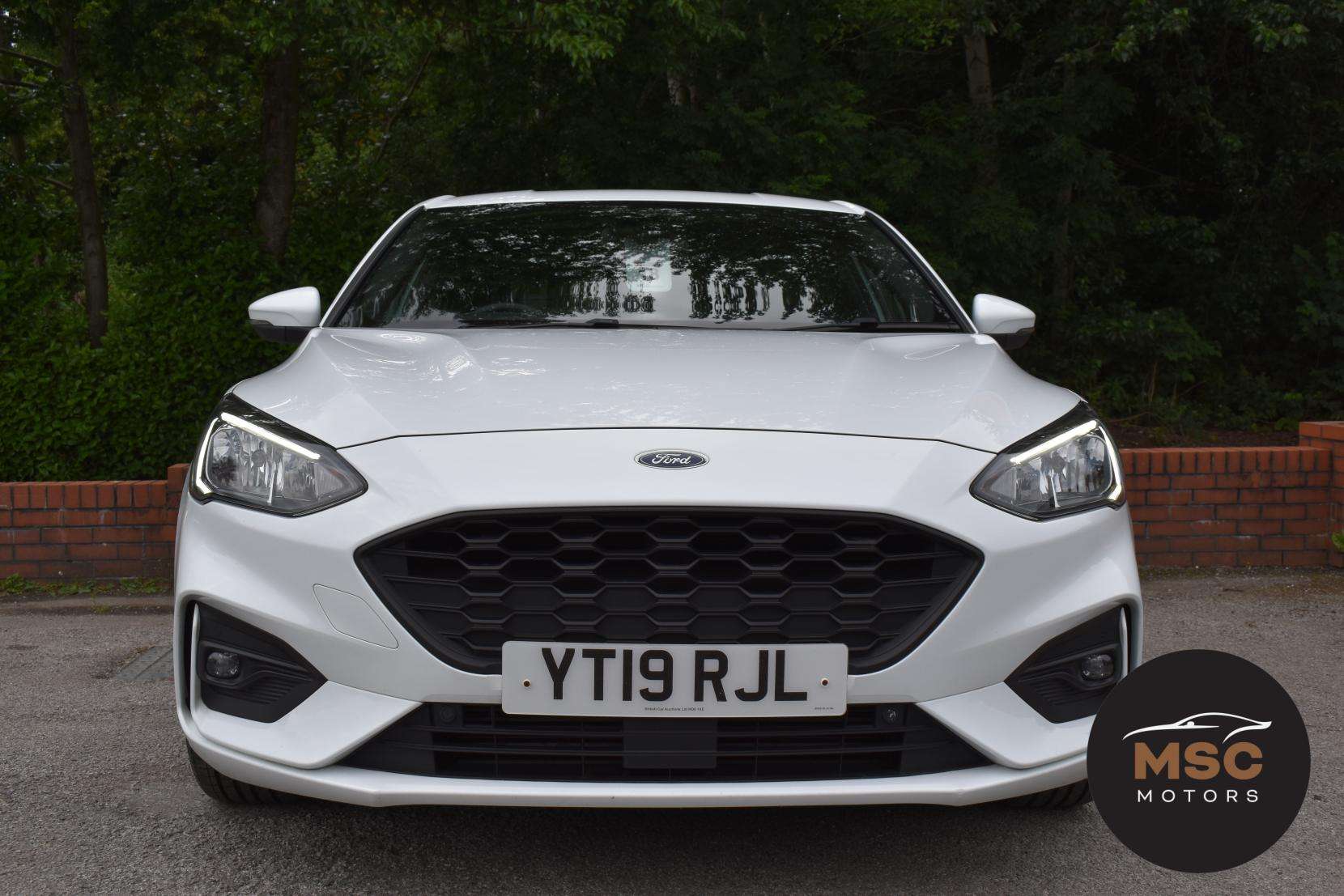 A 2019 FORD FOCUS 1.0T EcoBoost ST-Line Hatchback 5dr Petrol Manual Euro 6 (s/s) (125 ps) A 2019 FORD FOCUS 1.0T EcoBoost ST-Line Hatchback 5dr Petrol Manual Euro 6 (s/s) (125 ps)