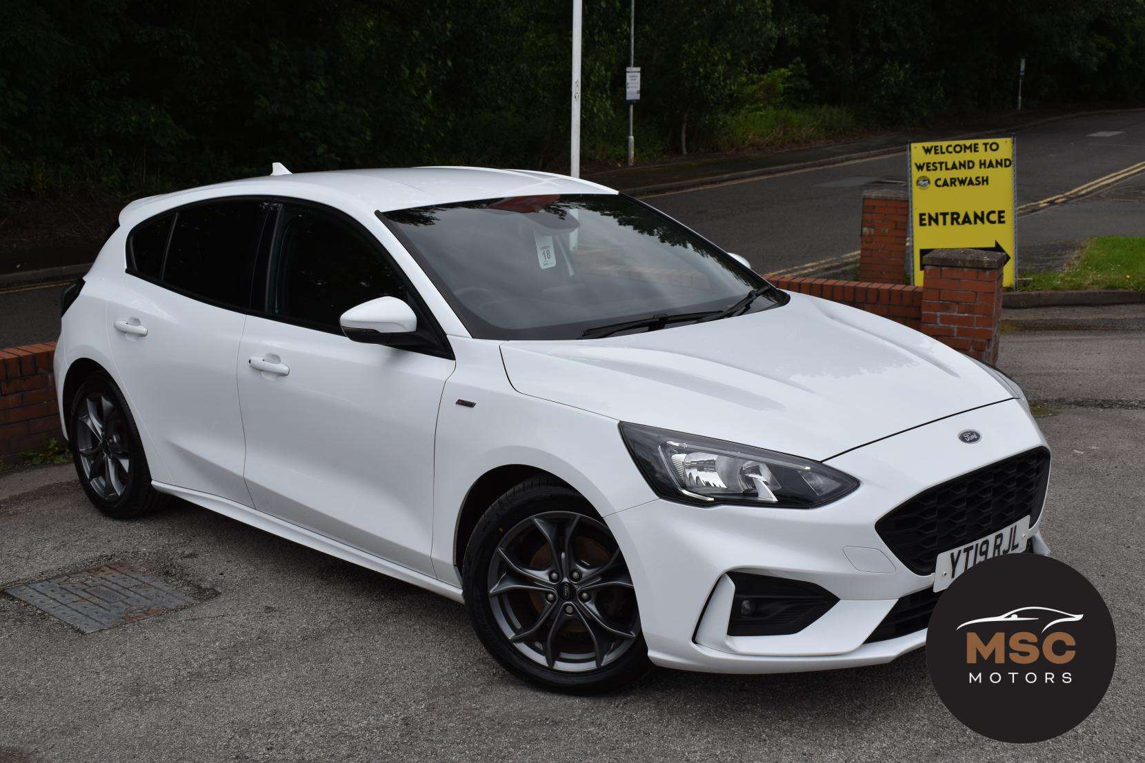 A 2019 FORD FOCUS 1.0T EcoBoost ST-Line Hatchback 5dr Petrol Manual Euro 6 (s/s) (125 ps) A 2019 FORD FOCUS 1.0T EcoBoost ST-Line Hatchback 5dr Petrol Manual Euro 6 (s/s) (125 ps)