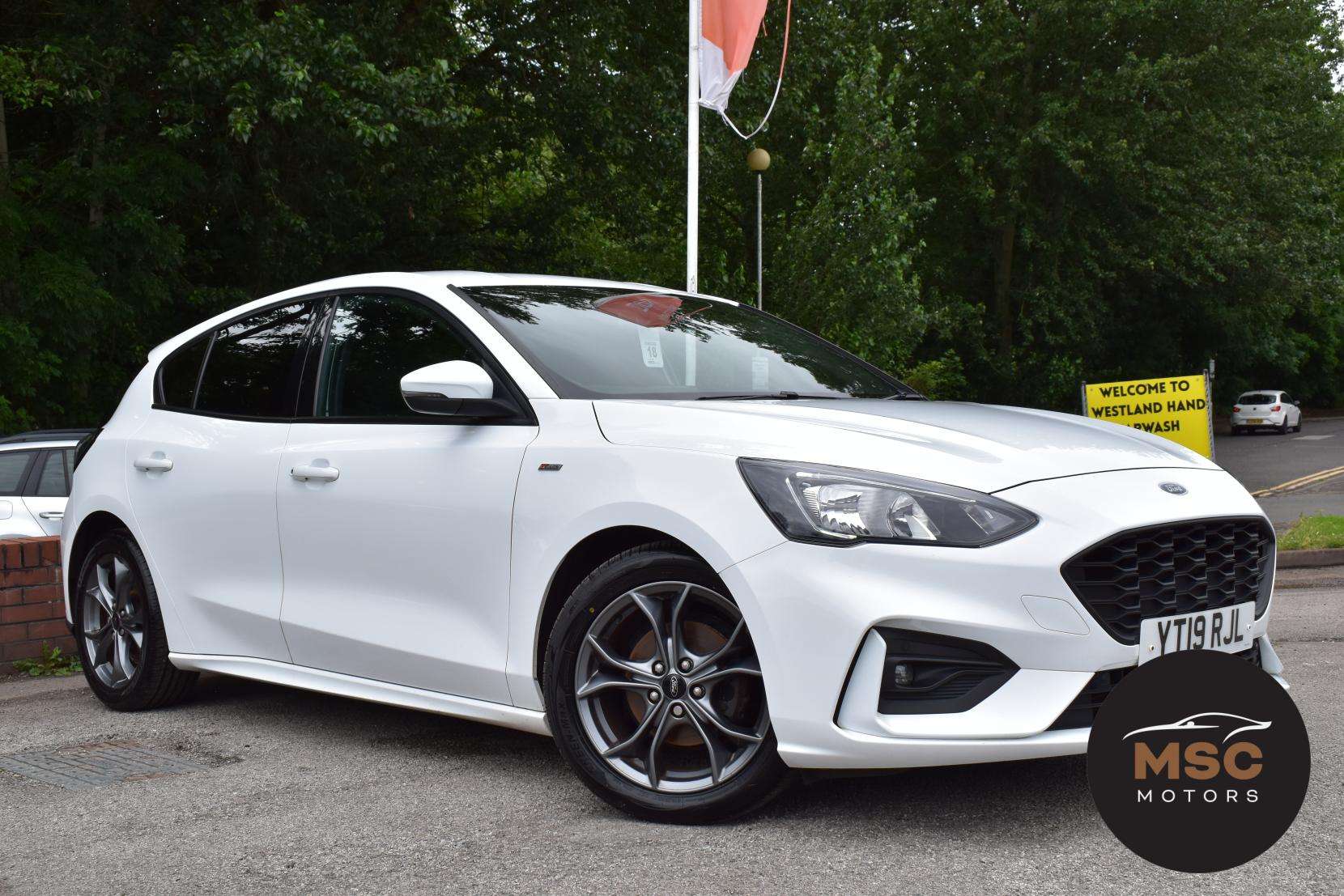 A 2019 FORD FOCUS 1.0T EcoBoost ST-Line Hatchback 5dr Petrol Manual Euro 6 (s/s) (125 ps) A 2019 FORD FOCUS 1.0T EcoBoost ST-Line Hatchback 5dr Petrol Manual Euro 6 (s/s) (125 ps)