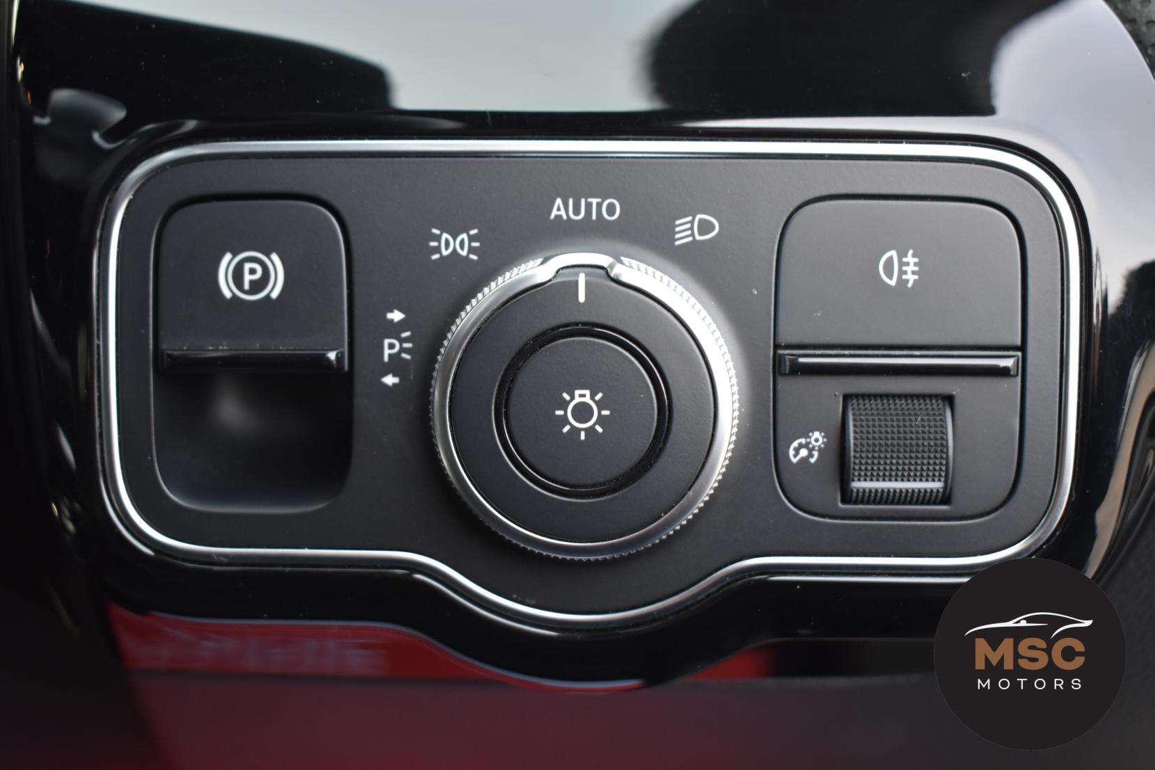 2019 MERCEDES-BENZ A CLASS 2019 MERCEDES-BENZ A CLASS