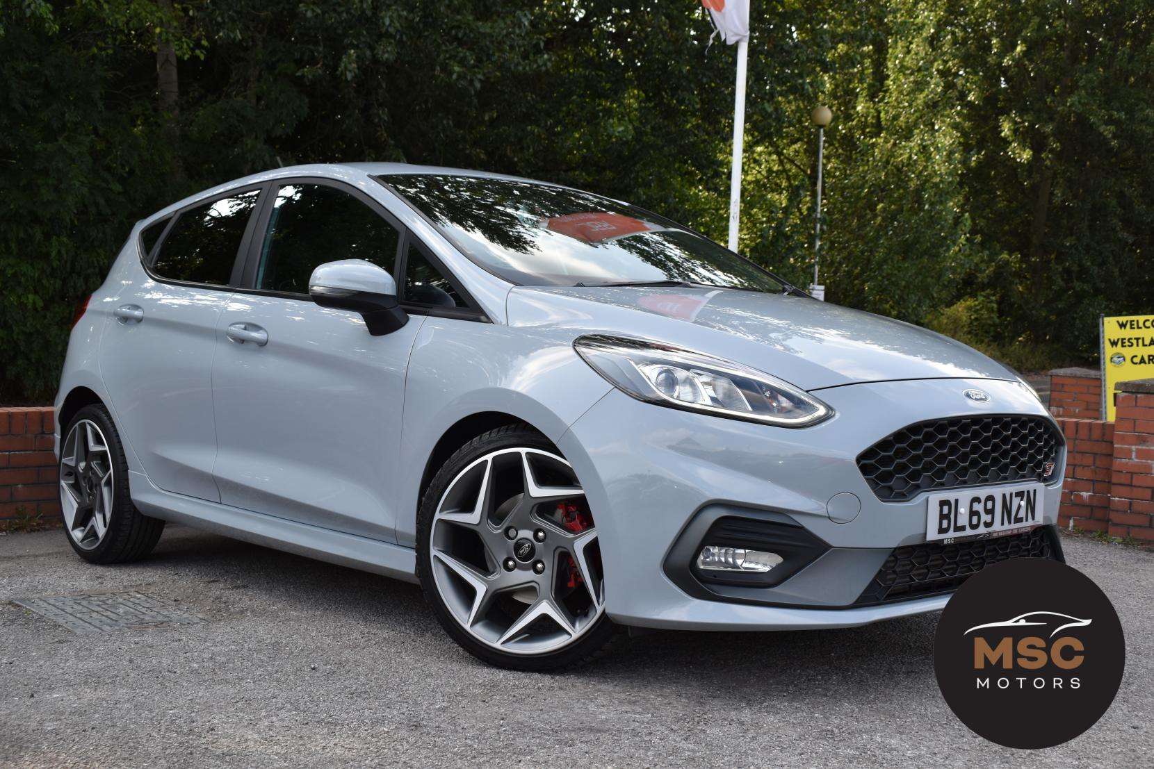 A 2019 FORD FIESTA 1.5T EcoBoost ST-3 Hatchback 5dr Petrol Manual Euro 6 (s/s) (200 ps) A 2019 FORD FIESTA 1.5T EcoBoost ST-3 Hatchback 5dr Petrol Manual Euro 6 (s/s) (200 ps)