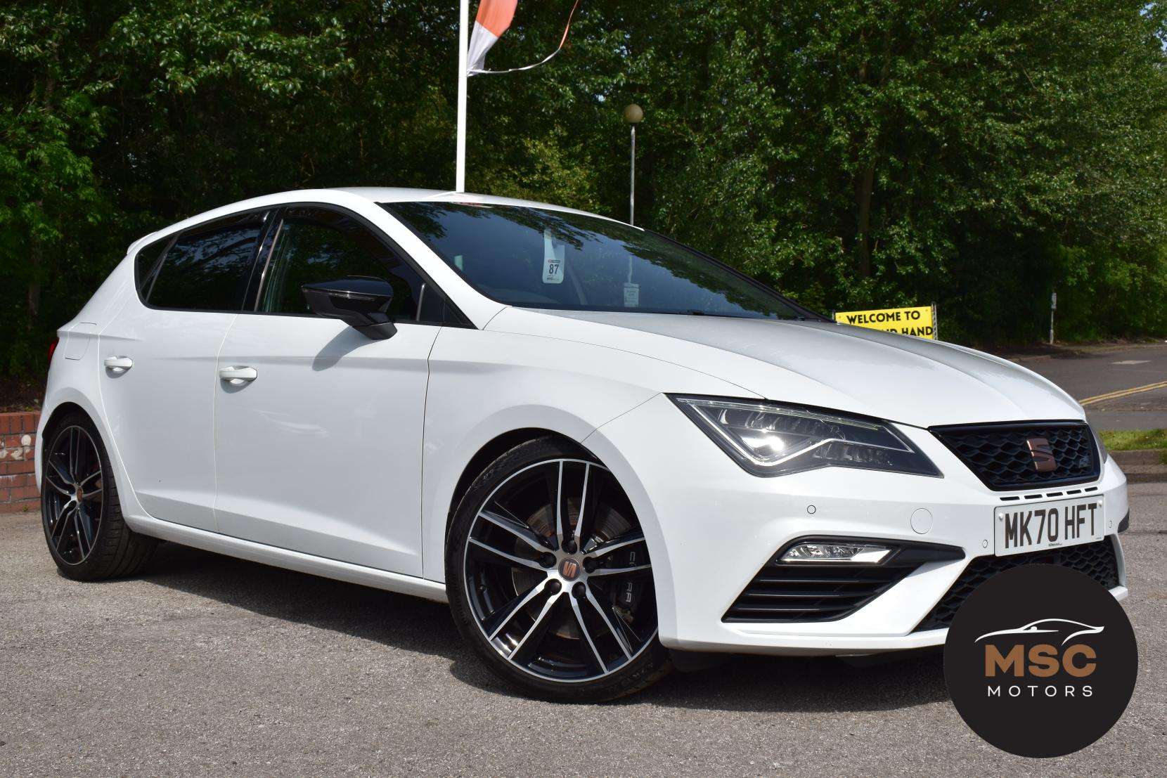 A 2020 SEAT LEON 2.0 TSI Cupra 290 Hatchback 5dr Petrol DSG Euro 6 (s/s) (290 ps) A 2020 SEAT LEON 2.0 TSI Cupra 290 Hatchback 5dr Petrol DSG Euro 6 (s/s) (290 ps)
