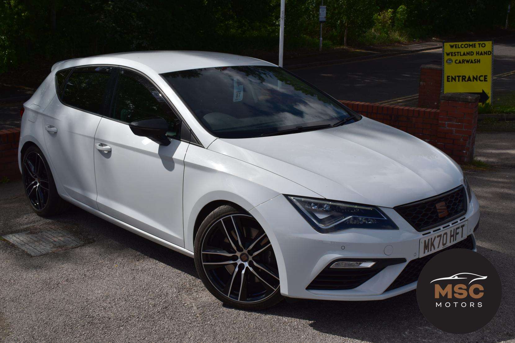 A 2020 SEAT LEON 2.0 TSI Cupra 290 Hatchback 5dr Petrol DSG Euro 6 (s/s) (290 ps) A 2020 SEAT LEON 2.0 TSI Cupra 290 Hatchback 5dr Petrol DSG Euro 6 (s/s) (290 ps)