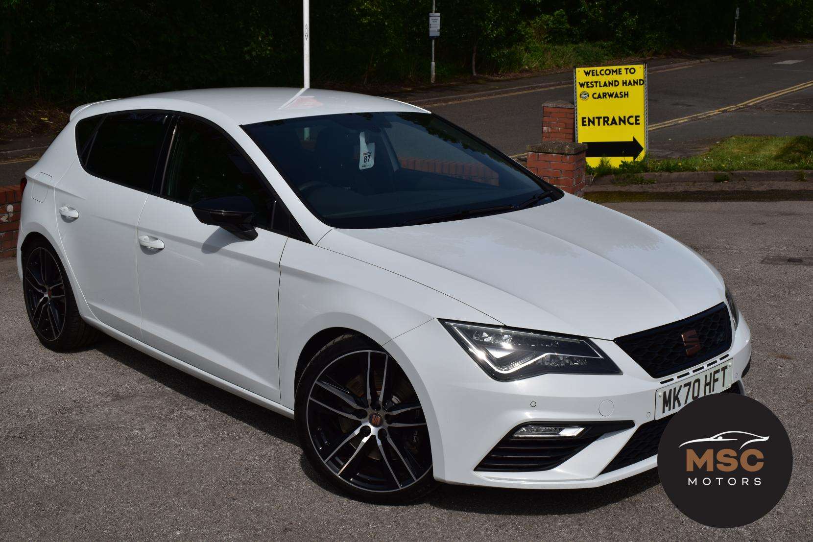 A 2020 SEAT LEON 2.0 TSI Cupra 290 Hatchback 5dr Petrol DSG Euro 6 (s/s) (290 ps) A 2020 SEAT LEON 2.0 TSI Cupra 290 Hatchback 5dr Petrol DSG Euro 6 (s/s) (290 ps)