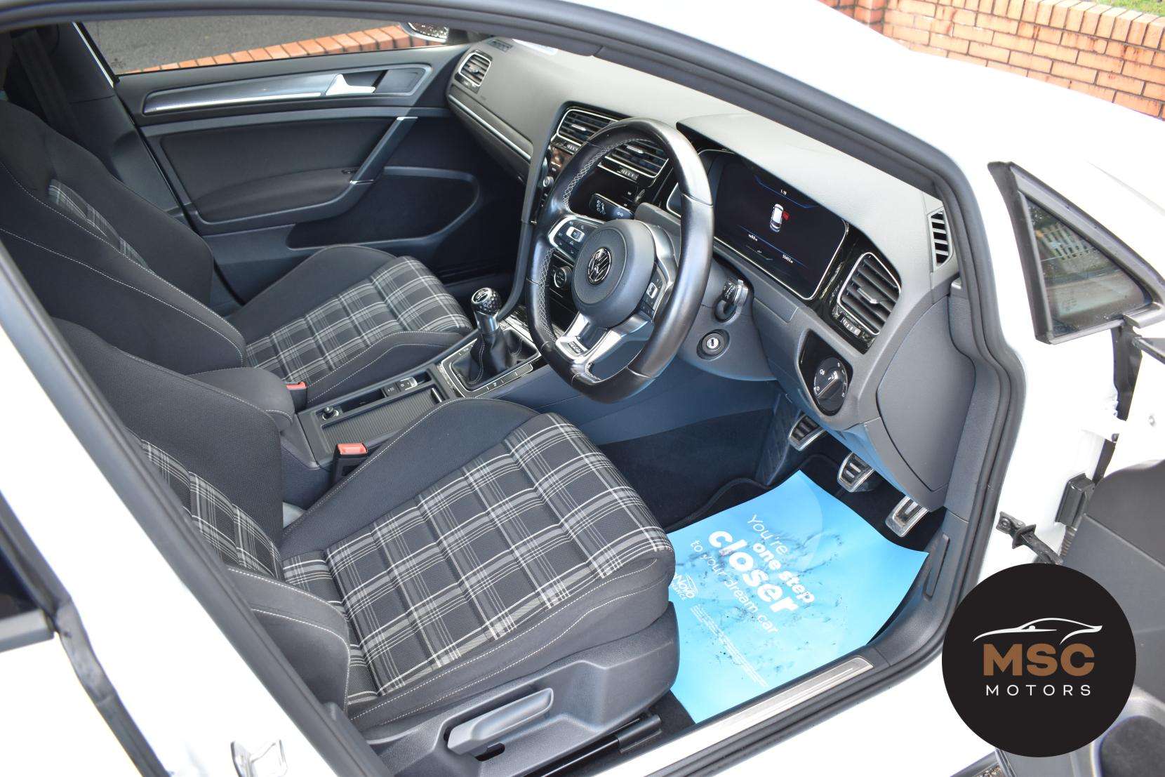 2017 VOLKSWAGEN GOLF 2017 VOLKSWAGEN GOLF