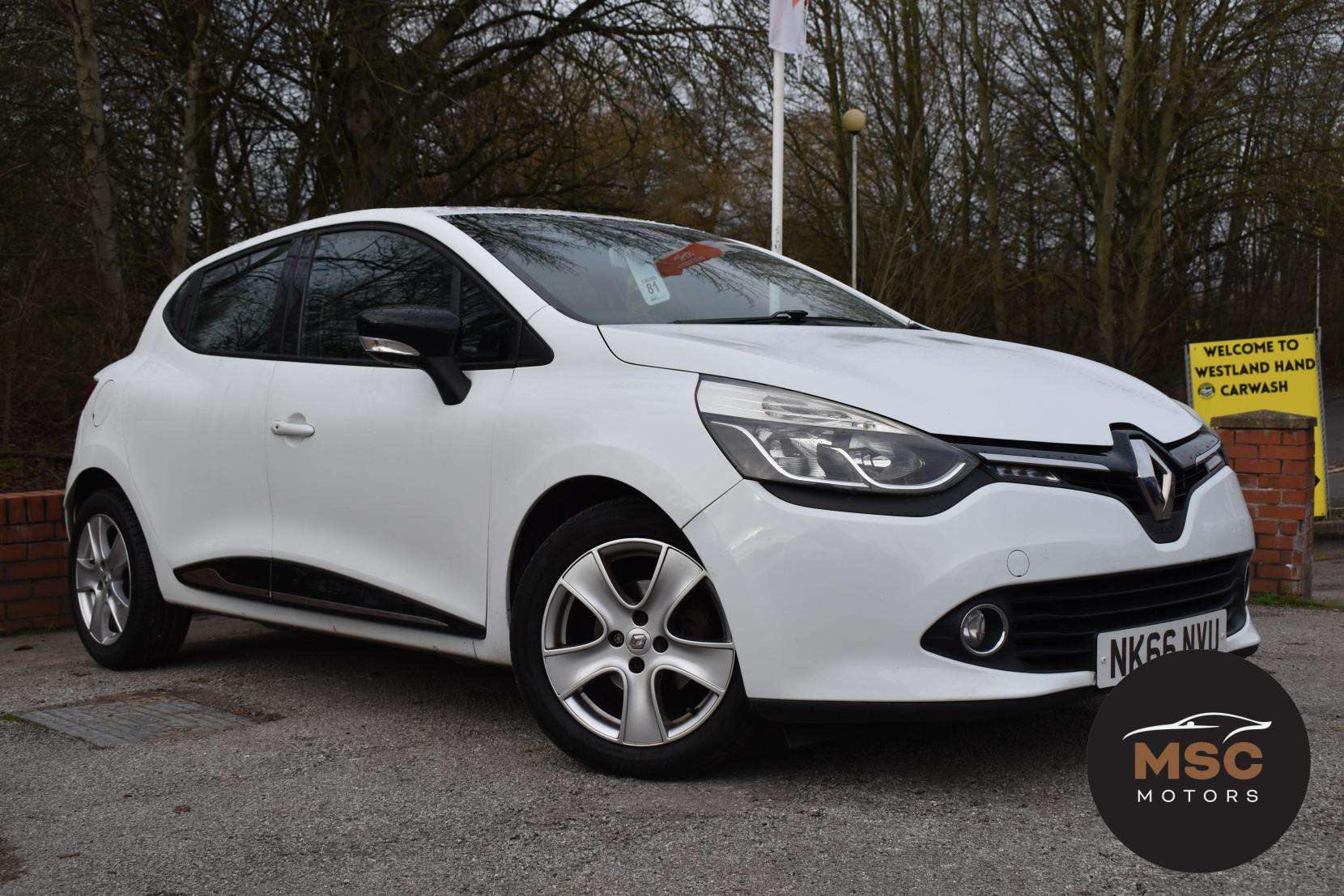 A 2016 RENAULT CLIO 1.2 16V Dynamique Nav Hatchback 5dr Petrol Manual Euro 6 (75 ps) A 2016 RENAULT CLIO 1.2 16V Dynamique Nav Hatchback 5dr Petrol Manual Euro 6 (75 ps)