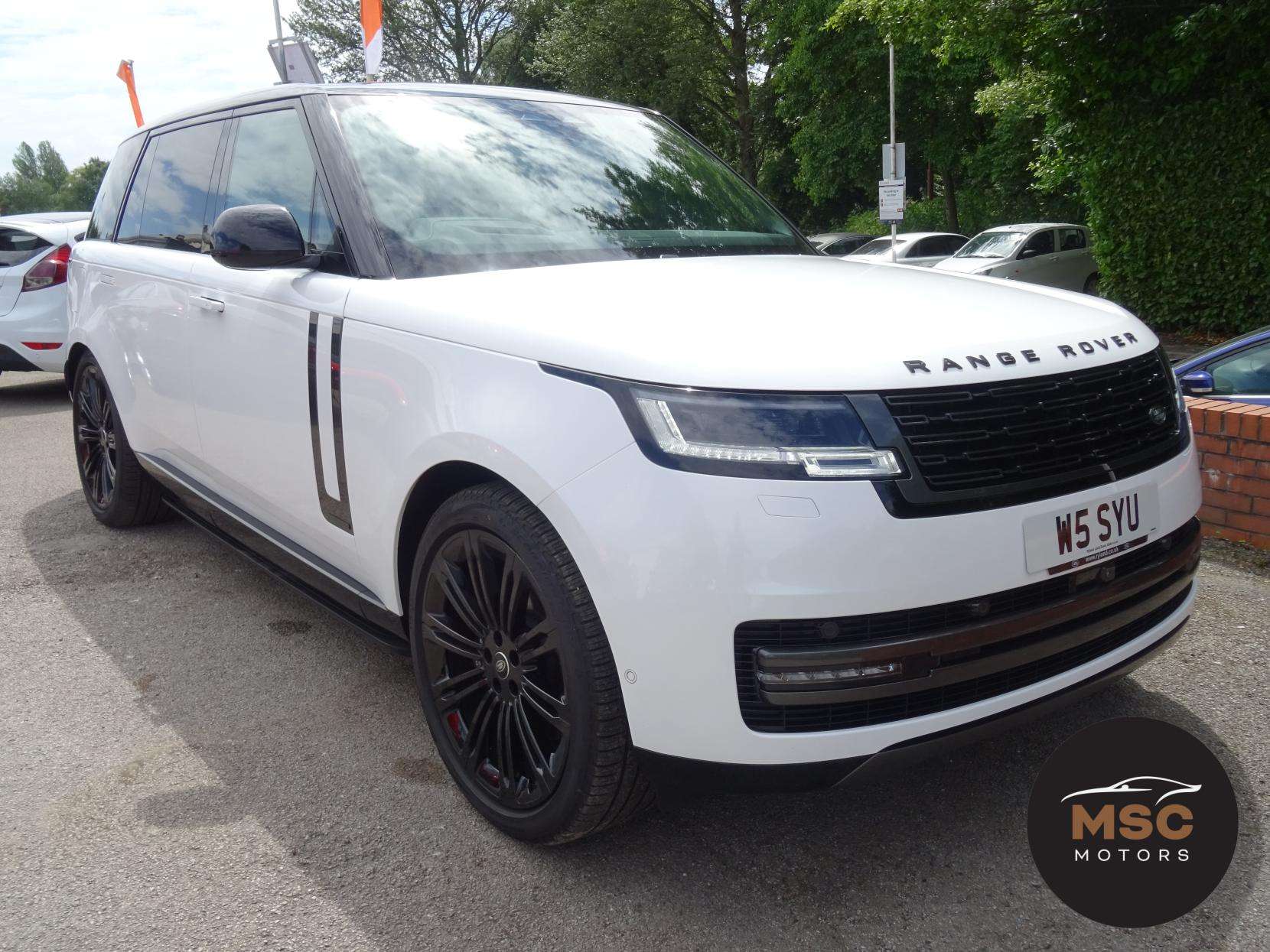 A 2024 LAND ROVER RANGE ROVER 3.0 D350 MHEV Autobiography SUV 5dr Diesel Auto 4WD Euro 6 (s/s) (LWB, 7Seat) (350 ps) A 2024 LAND ROVER RANGE ROVER 3.0 D350 MHEV Autobiography SUV 5dr Diesel Auto 4WD Euro 6 (s/s) (LWB, 7Seat) (350 ps)