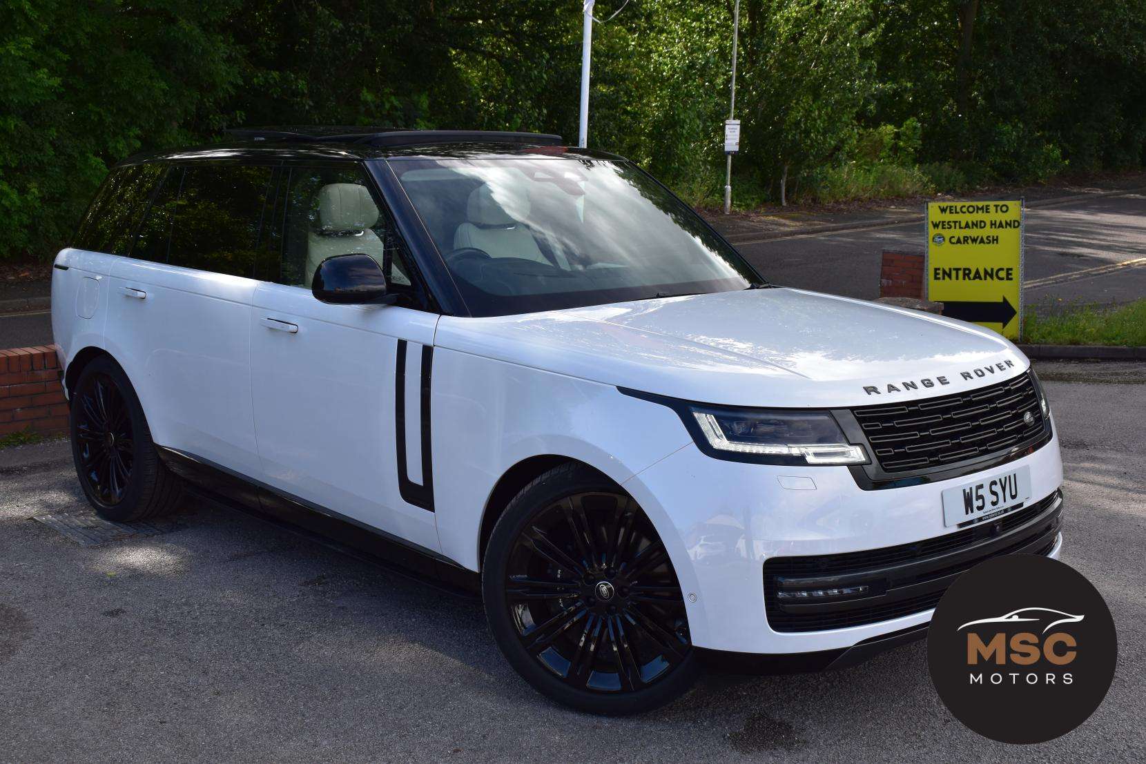 A 2024 LAND ROVER RANGE ROVER 3.0 D350 MHEV Autobiography SUV 5dr Diesel Auto 4WD Euro 6 (s/s) (LWB, 7Seat) (350 ps) A 2024 LAND ROVER RANGE ROVER 3.0 D350 MHEV Autobiography SUV 5dr Diesel Auto 4WD Euro 6 (s/s) (LWB, 7Seat) (350 ps)
