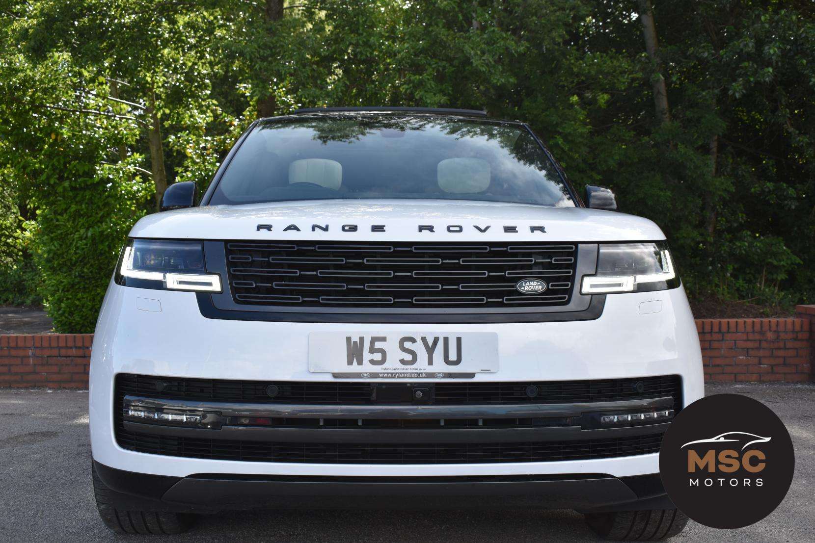 A 2024 LAND ROVER RANGE ROVER 3.0 D350 MHEV Autobiography SUV 5dr Diesel Auto 4WD Euro 6 (s/s) (LWB, 7Seat) (350 ps) A 2024 LAND ROVER RANGE ROVER 3.0 D350 MHEV Autobiography SUV 5dr Diesel Auto 4WD Euro 6 (s/s) (LWB, 7Seat) (350 ps)