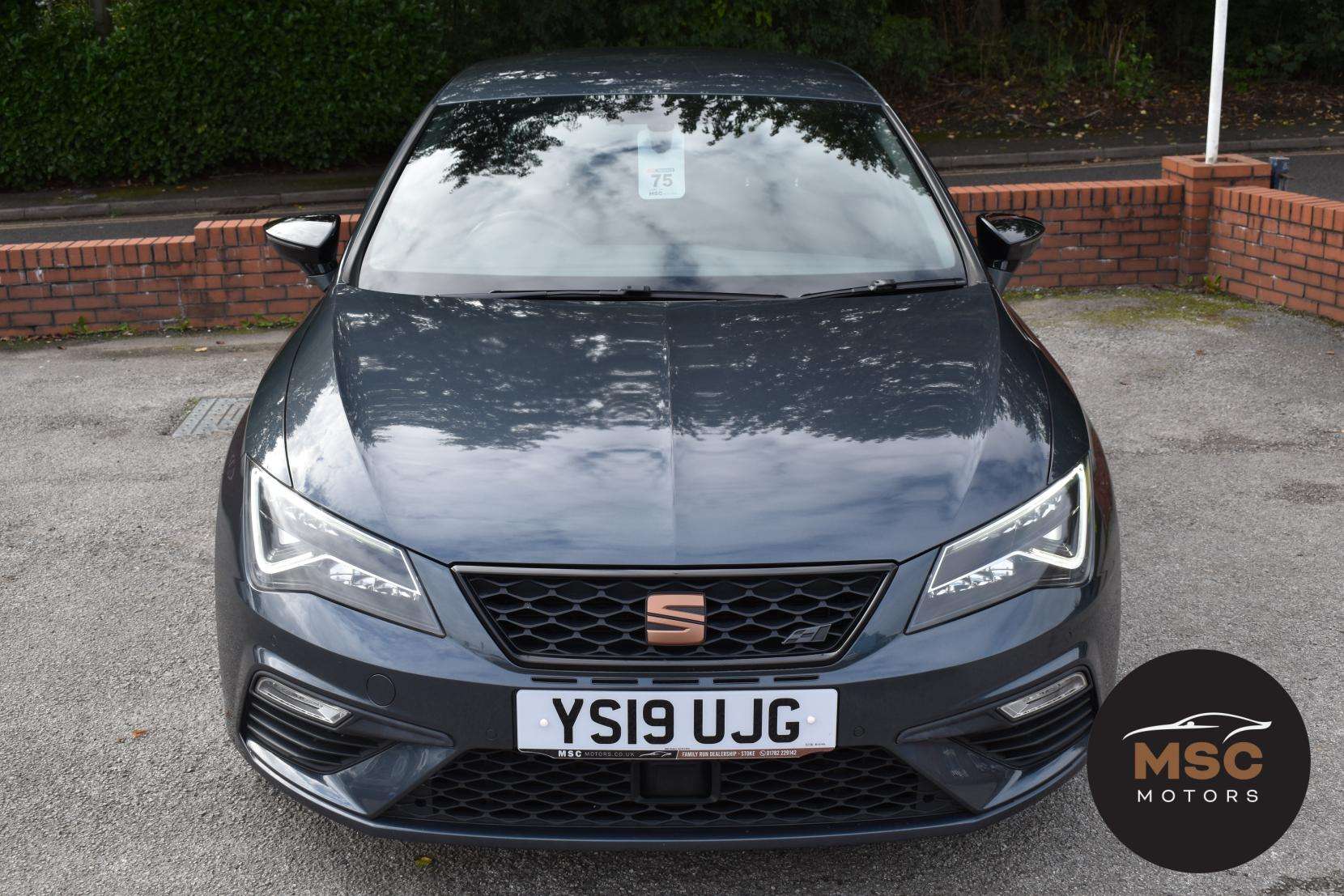 A 2019 SEAT LEON 2.0 TSI Cupra 290 Hatchback 5dr Petrol DSG Euro 6 (s/s) (290 ps) A 2019 SEAT LEON 2.0 TSI Cupra 290 Hatchback 5dr Petrol DSG Euro 6 (s/s) (290 ps)