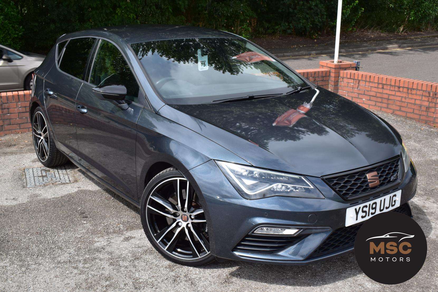 A 2019 SEAT LEON 2.0 TSI Cupra 290 Hatchback 5dr Petrol DSG Euro 6 (s/s) (290 ps) A 2019 SEAT LEON 2.0 TSI Cupra 290 Hatchback 5dr Petrol DSG Euro 6 (s/s) (290 ps)