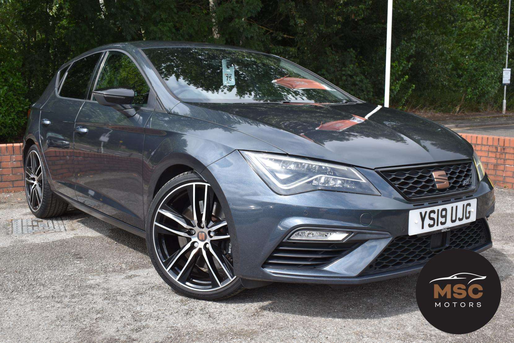 A 2019 SEAT LEON 2.0 TSI Cupra 290 Hatchback 5dr Petrol DSG Euro 6 (s/s) (290 ps) A 2019 SEAT LEON 2.0 TSI Cupra 290 Hatchback 5dr Petrol DSG Euro 6 (s/s) (290 ps)