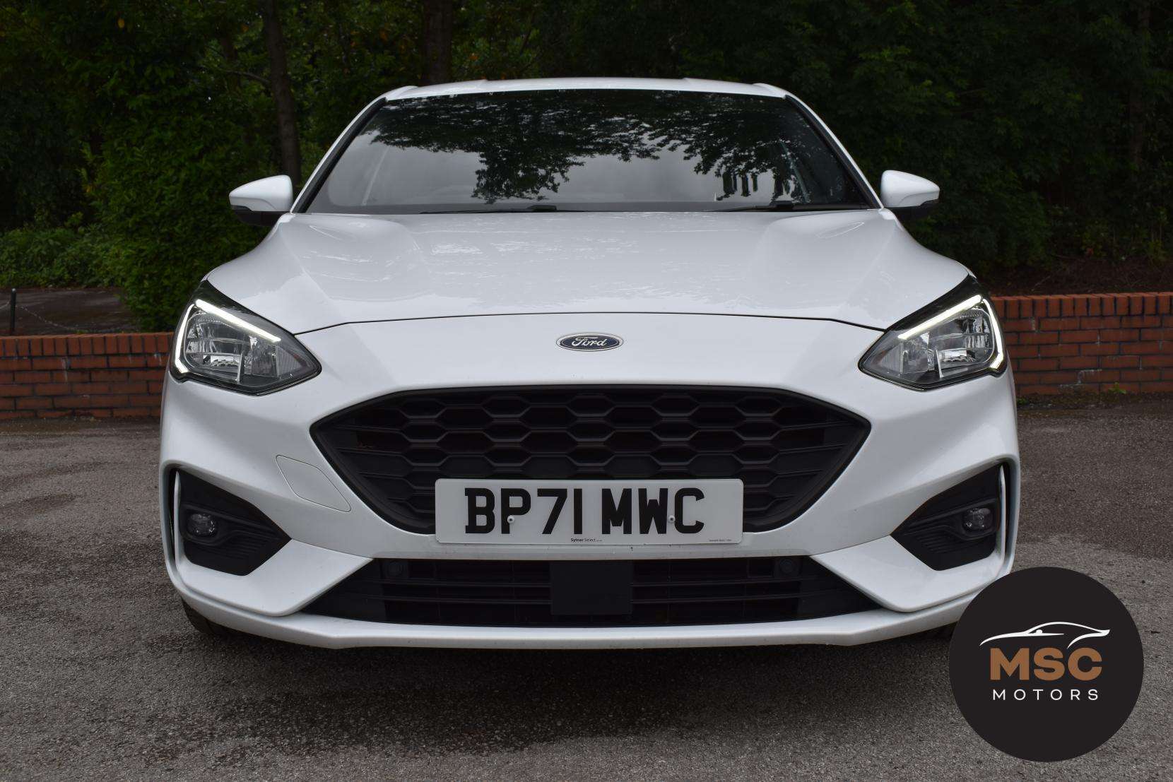 A 2022 FORD FOCUS 1.0T EcoBoost MHEV ST-Line Hatchback 5dr Petrol Hybrid DCT Euro 6 (s/s) (125 ps) A 2022 FORD FOCUS 1.0T EcoBoost MHEV ST-Line Hatchback 5dr Petrol Hybrid DCT Euro 6 (s/s) (125 ps)