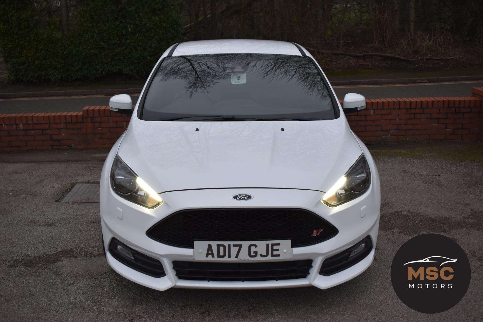 A 2017 FORD FOCUS 2.0T EcoBoost ST-3 Hatchback 5dr Petrol Manual Euro 6 (s/s) (250 ps) A 2017 FORD FOCUS 2.0T EcoBoost ST-3 Hatchback 5dr Petrol Manual Euro 6 (s/s) (250 ps)