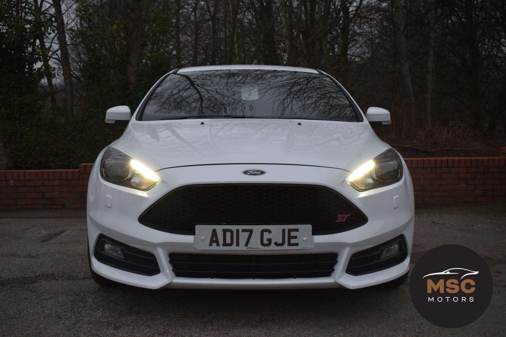 A 2017 FORD FOCUS 2.0T EcoBoost ST-3 Hatchback 5dr Petrol Manual Euro 6 (s/s) (250 ps) A 2017 FORD FOCUS 2.0T EcoBoost ST-3 Hatchback 5dr Petrol Manual Euro 6 (s/s) (250 ps)