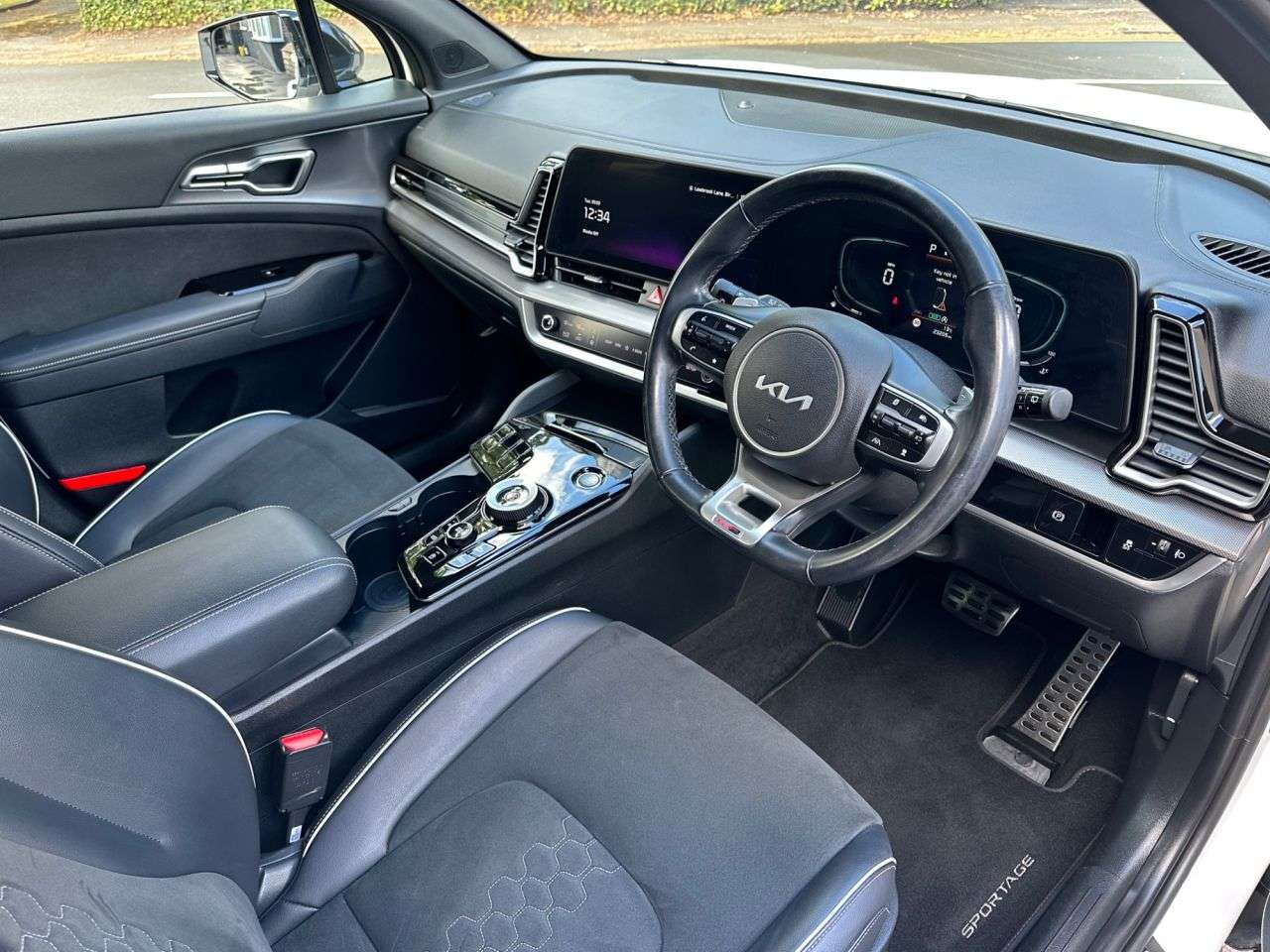 A 2022 KIA SPORTAGE 1.6 T-GDi MHEV GT-Line SUV 5dr Petrol Hybrid DCT Euro 6 (s/s) (148 bhp) A 2022 KIA SPORTAGE 1.6 T-GDi MHEV GT-Line SUV 5dr Petrol Hybrid DCT Euro 6 (s/s) (148 bhp)