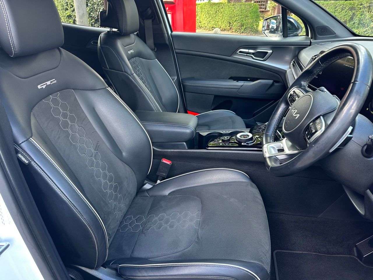 A 2022 KIA SPORTAGE 1.6 T-GDi MHEV GT-Line SUV 5dr Petrol Hybrid DCT Euro 6 (s/s) (148 bhp) A 2022 KIA SPORTAGE 1.6 T-GDi MHEV GT-Line SUV 5dr Petrol Hybrid DCT Euro 6 (s/s) (148 bhp)