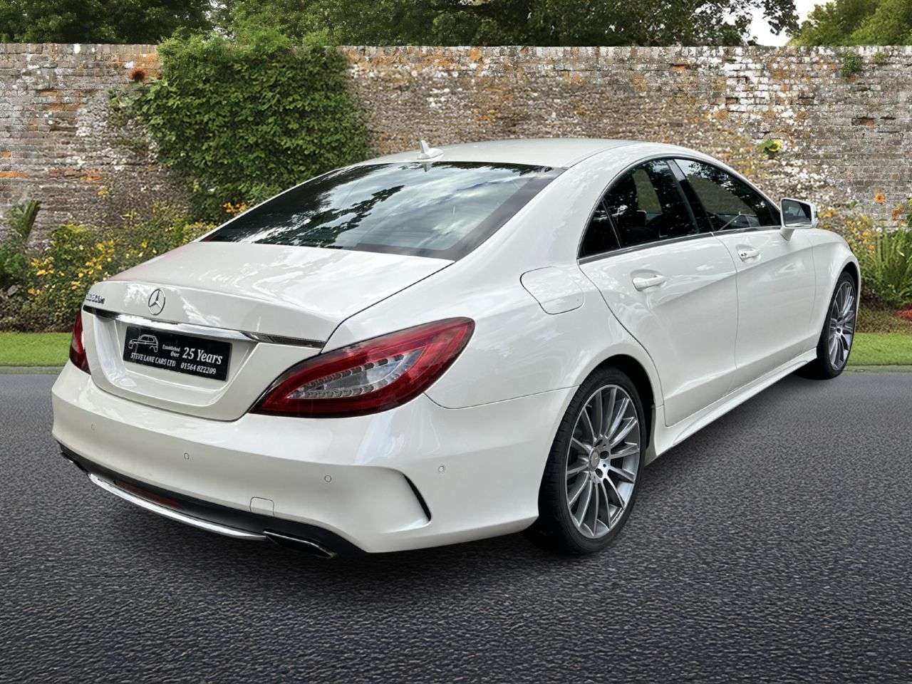 A 2016 MERCEDES-BENZ CLS CLASS 3.0 CLS350d V6 AMG Line (Premium) Coupe 4dr Diesel G-Tronic+ Euro 6 (s/s) ( A 2016 MERCEDES-BENZ CLS CLASS 3.0 CLS350d V6 AMG Line (Premium) Coupe 4dr Diesel G-Tronic+ Euro 6 (s/s) (