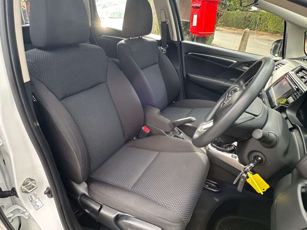 A 2019 HONDA JAZZ 1.3 i-VTEC SE Hatchback 5dr Petrol Manual Euro 6 (s/s) (102 ps) A 2019 HONDA JAZZ 1.3 i-VTEC SE Hatchback 5dr Petrol Manual Euro 6 (s/s) (102 ps)