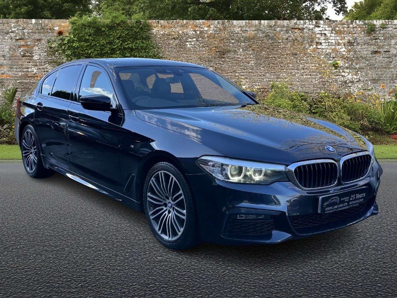 A 2019 BMW 5 SERIES 2.0 520d M Sport Saloon 4dr Diesel Auto xDrive Euro 6 (s/s) (190 ps) A 2019 BMW 5 SERIES 2.0 520d M Sport Saloon 4dr Diesel Auto xDrive Euro 6 (s/s) (190 ps)