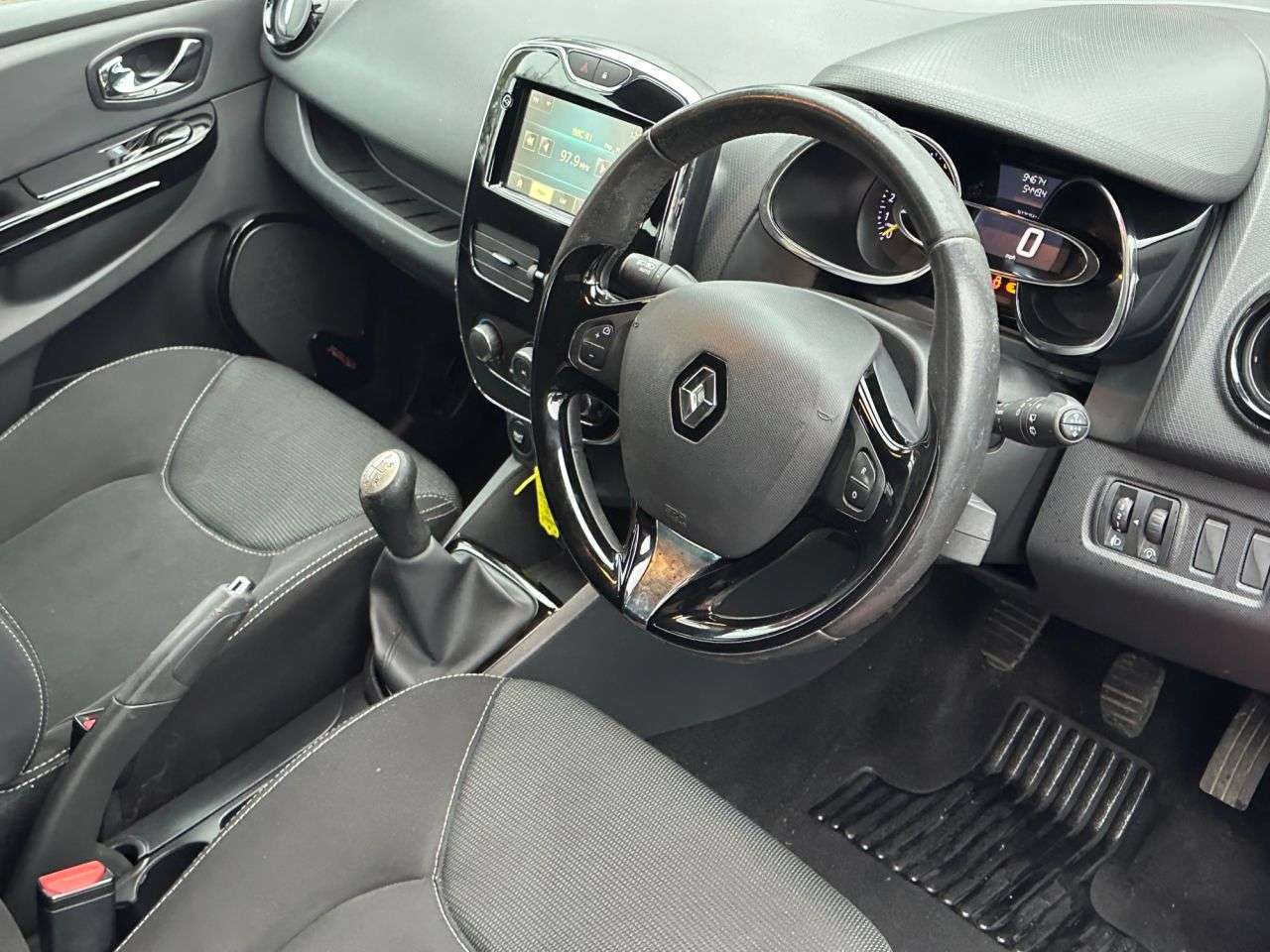 A 2014 RENAULT CLIO 1.2 16V Dynamique MediaNav Hatchback 5dr Petrol Manual Euro 5 (75 ps) New M A 2014 RENAULT CLIO 1.2 16V Dynamique MediaNav Hatchback 5dr Petrol Manual Euro 5 (75 ps) New M