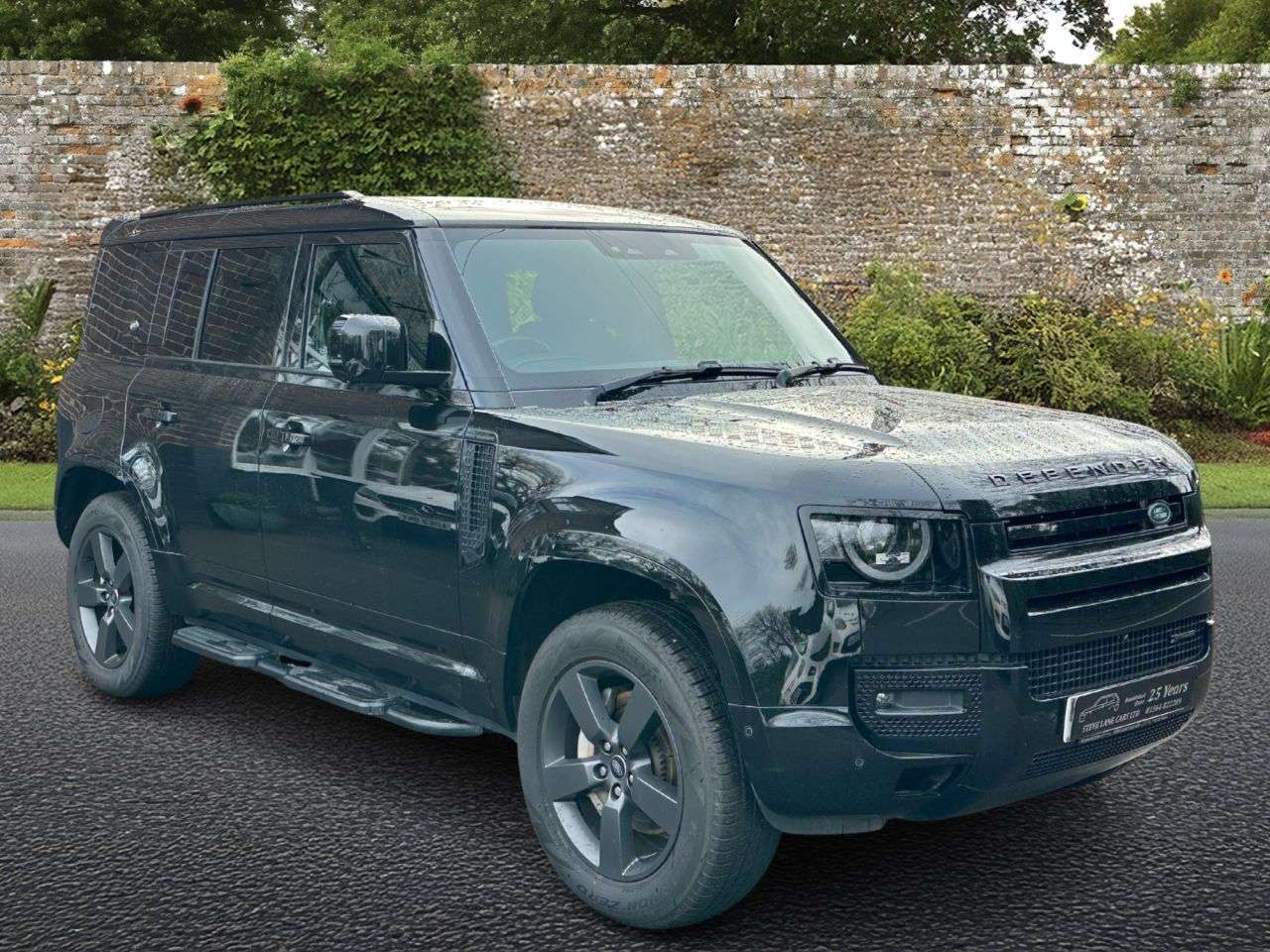 A 2023 LAND ROVER DEFENDER 3.0 D300 MHEV X-Dynamic HSE SUV 5dr Diesel Auto 4WD Euro 6 (s/s) (300 ps) A 2023 LAND ROVER DEFENDER 3.0 D300 MHEV X-Dynamic HSE SUV 5dr Diesel Auto 4WD Euro 6 (s/s) (300 ps)