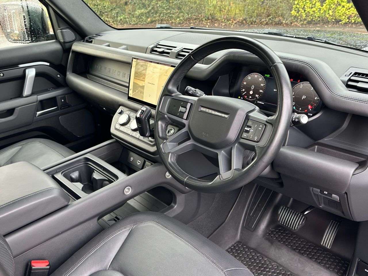 A 2023 LAND ROVER DEFENDER 3.0 D300 MHEV X-Dynamic HSE SUV 5dr Diesel Auto 4WD Euro 6 (s/s) (300 ps) A 2023 LAND ROVER DEFENDER 3.0 D300 MHEV X-Dynamic HSE SUV 5dr Diesel Auto 4WD Euro 6 (s/s) (300 ps)