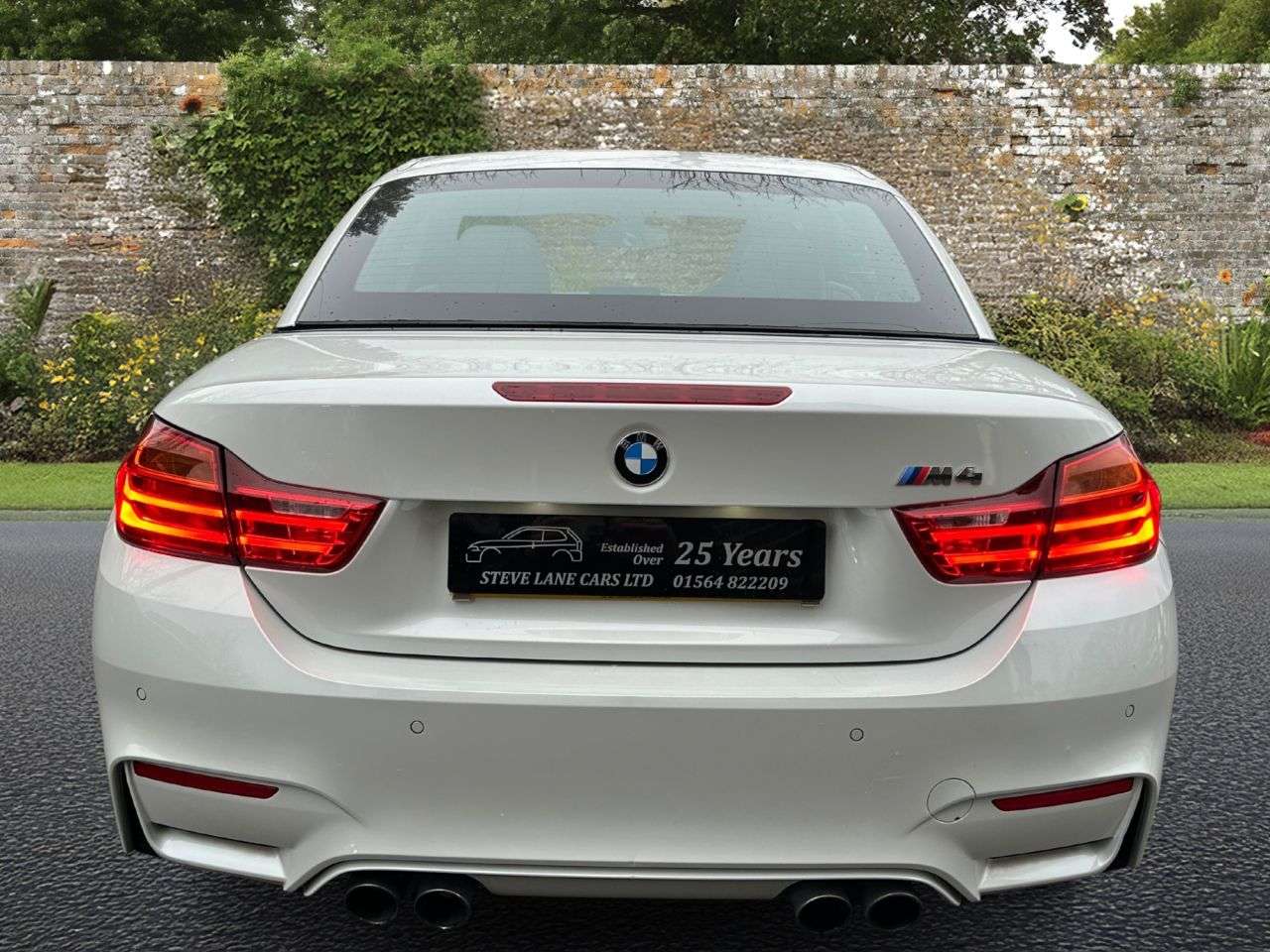 2017 BMW M4 2017 BMW M4