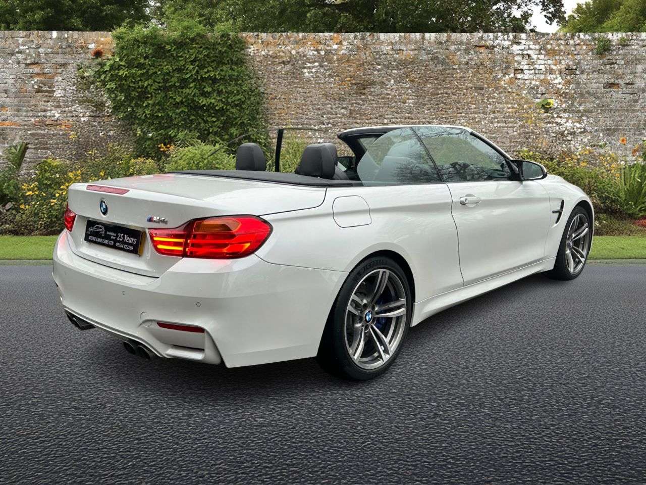 2017 BMW M4 2017 BMW M4