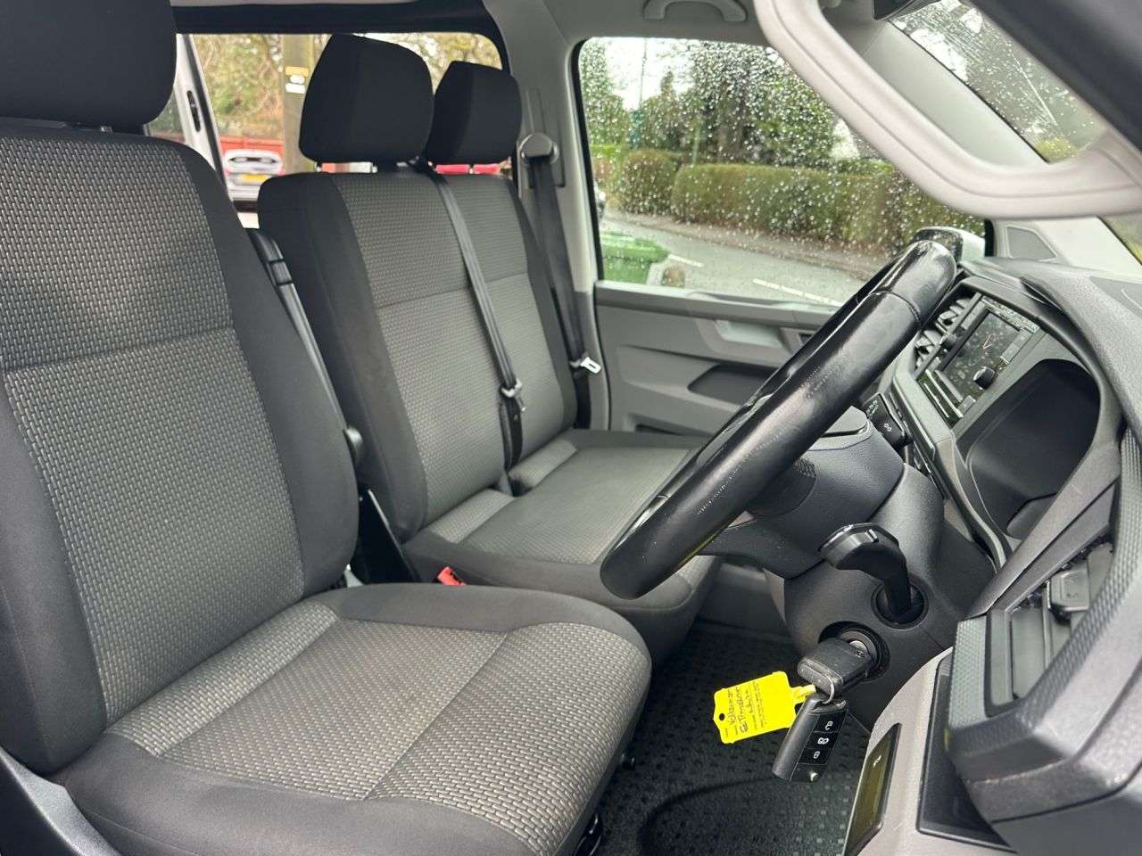 A 2021 VOLKSWAGEN E-TRANSPORTER e 110 37.3kWh Advance Panel Van 5dr Electric Auto LWB (110 ps) A 2021 VOLKSWAGEN E-TRANSPORTER e 110 37.3kWh Advance Panel Van 5dr Electric Auto LWB (110 ps)