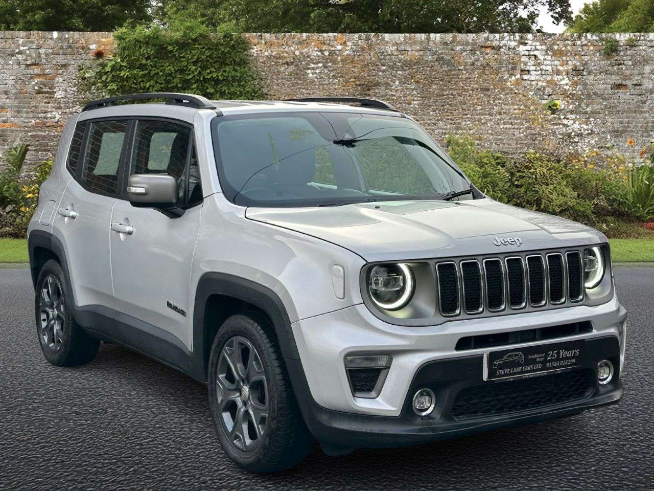 A 2019 JEEP RENEGADE 1.3 GSE T4 Limited SUV 5dr Petrol DDCT Euro 6 (s/s) (150 ps) Automatic, 2 o A 2019 JEEP RENEGADE 1.3 GSE T4 Limited SUV 5dr Petrol DDCT Euro 6 (s/s) (150 ps) Automatic, 2 o