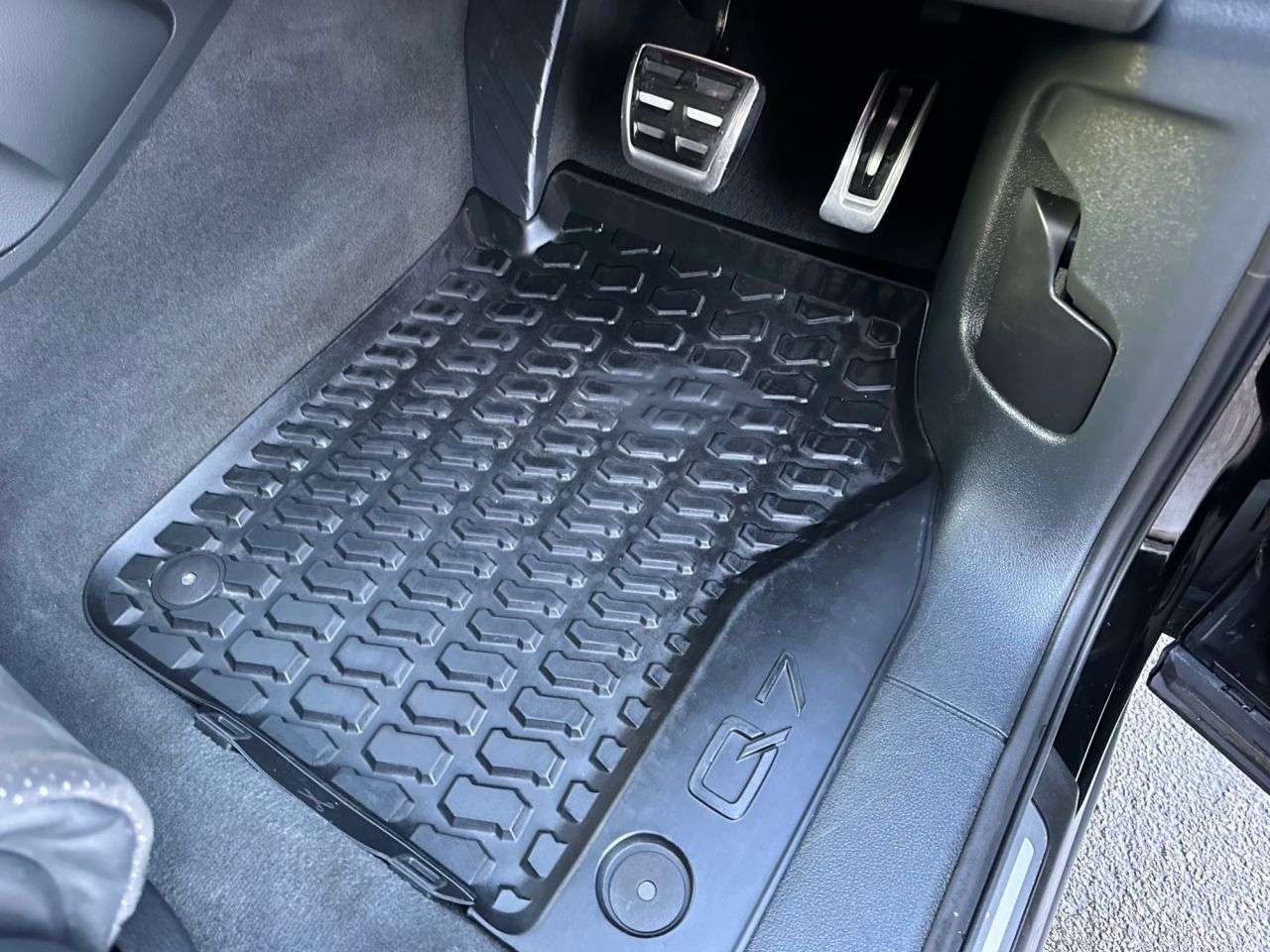 2016 AUDI Q7 2016 AUDI Q7